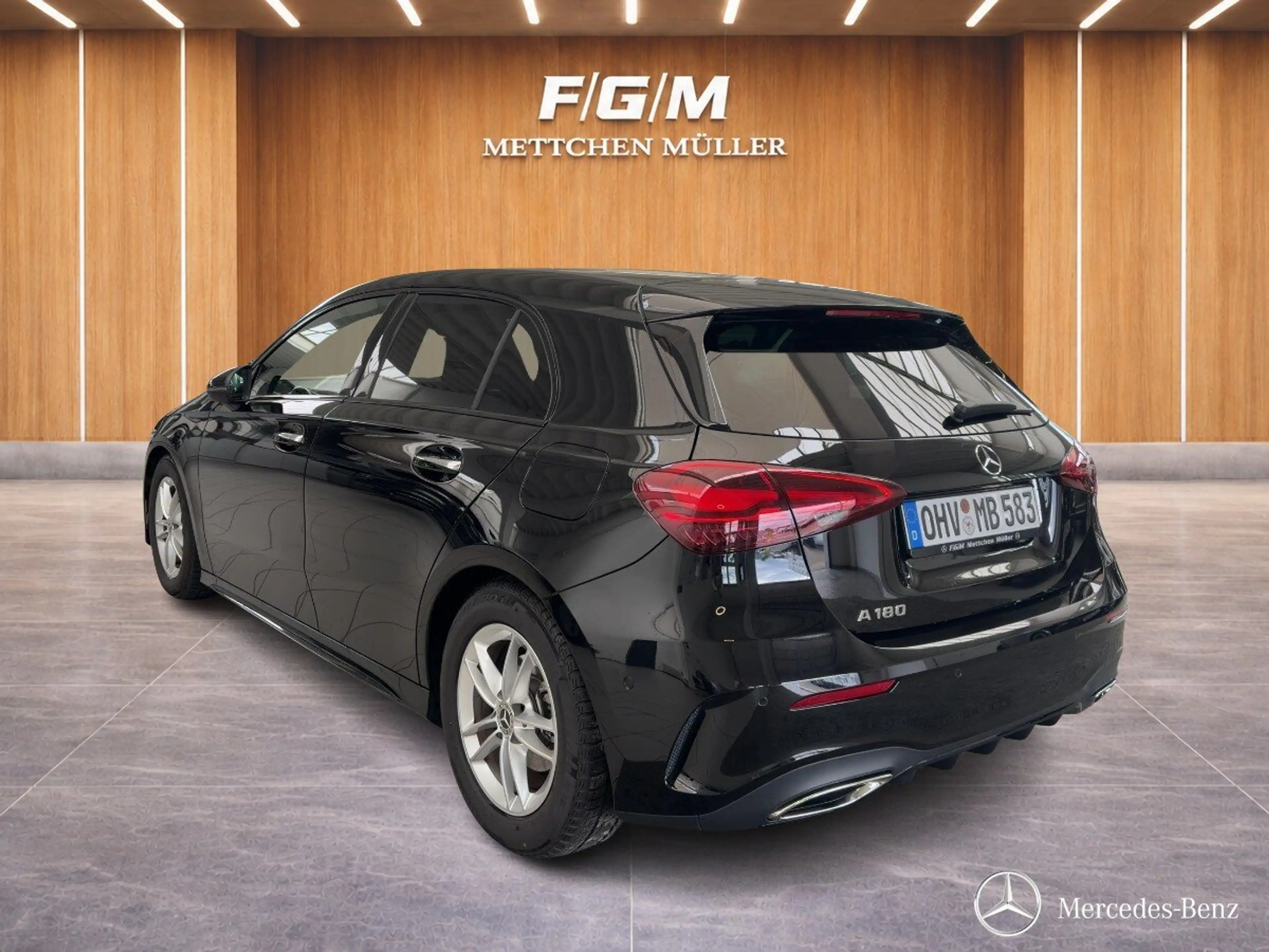 Mercedes-Benz A 180 A 180 Kompaktlimousine AMG-LINE+CARPLAY+R.KAMERA+ — photo 2