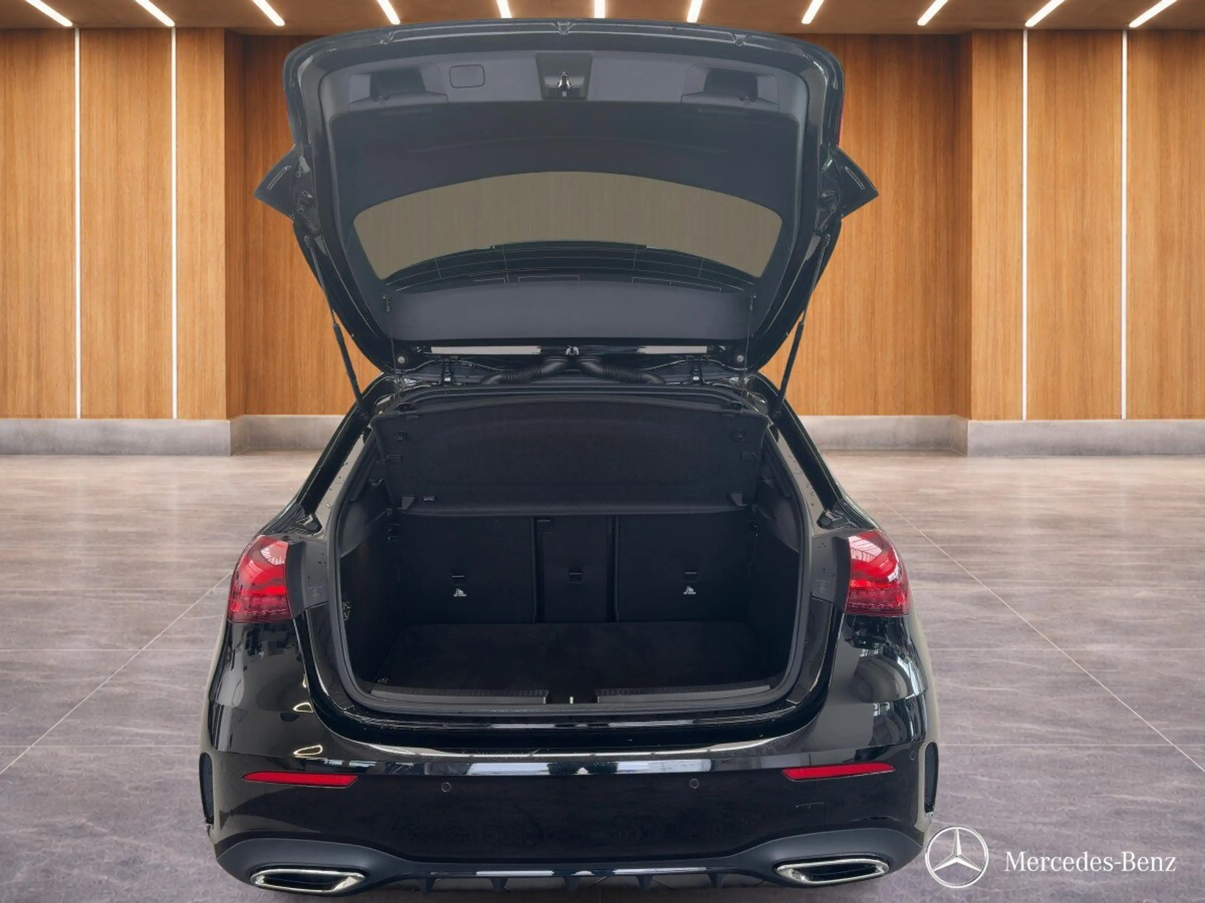Mercedes-Benz A 180 A 180 Kompaktlimousine AMG-LINE+CARPLAY+R.KAMERA+ — photo 5