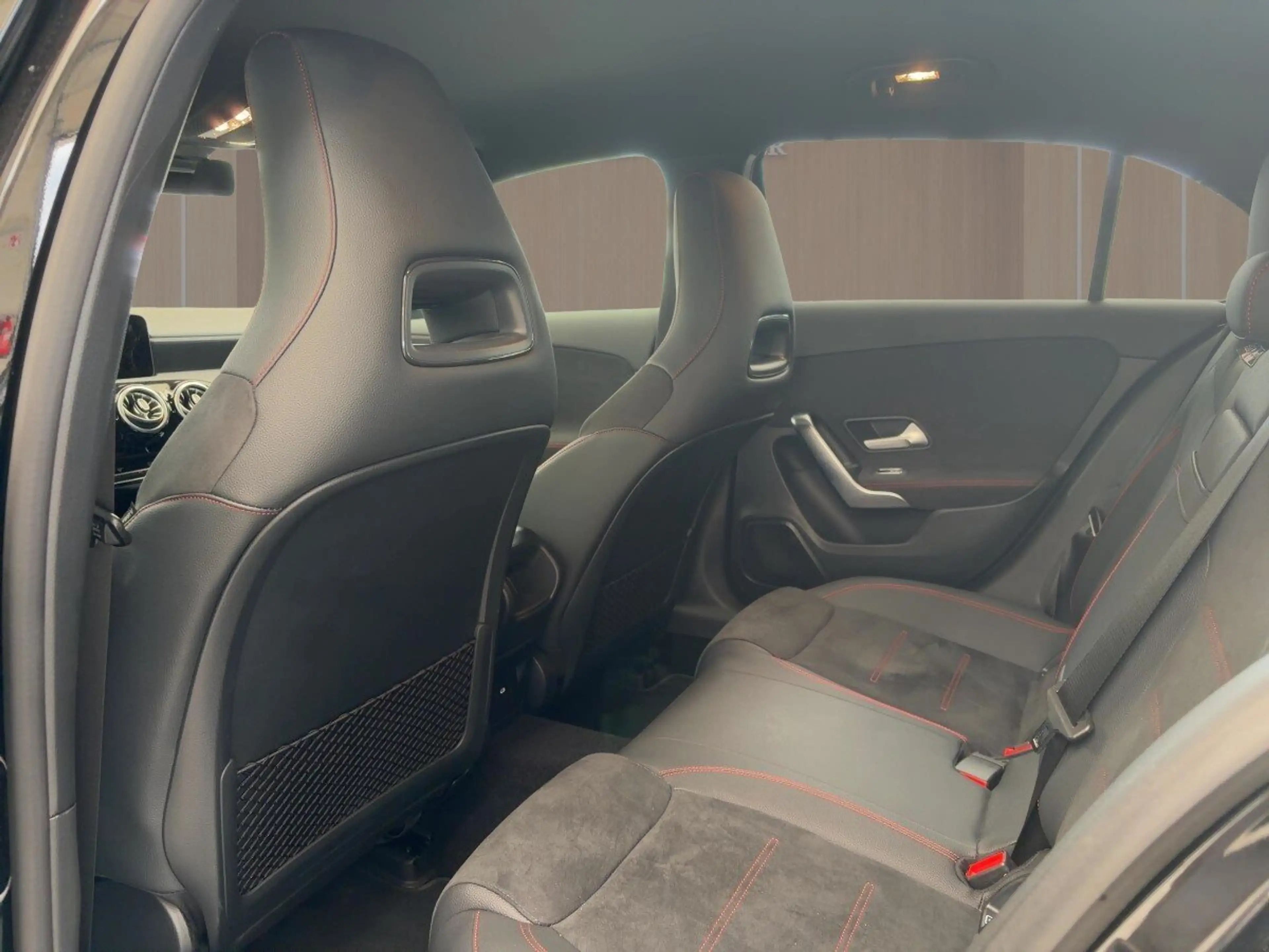 Mercedes-Benz A 180 A 180 Kompaktlimousine AMG-LINE+CARPLAY+R.KAMERA+ — photo 7