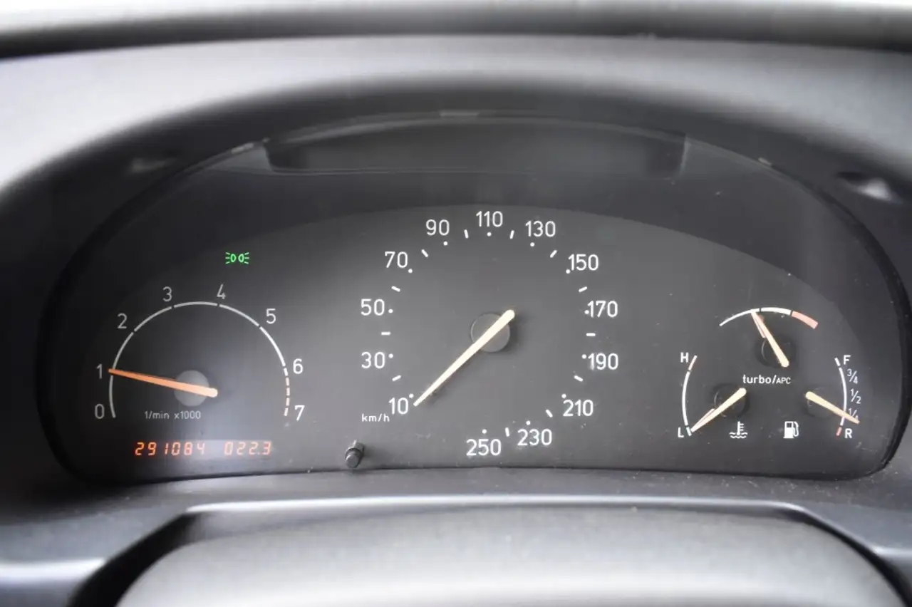 Saab 900 SE 2.0i Turbo Coupe Sensonic, foto 4