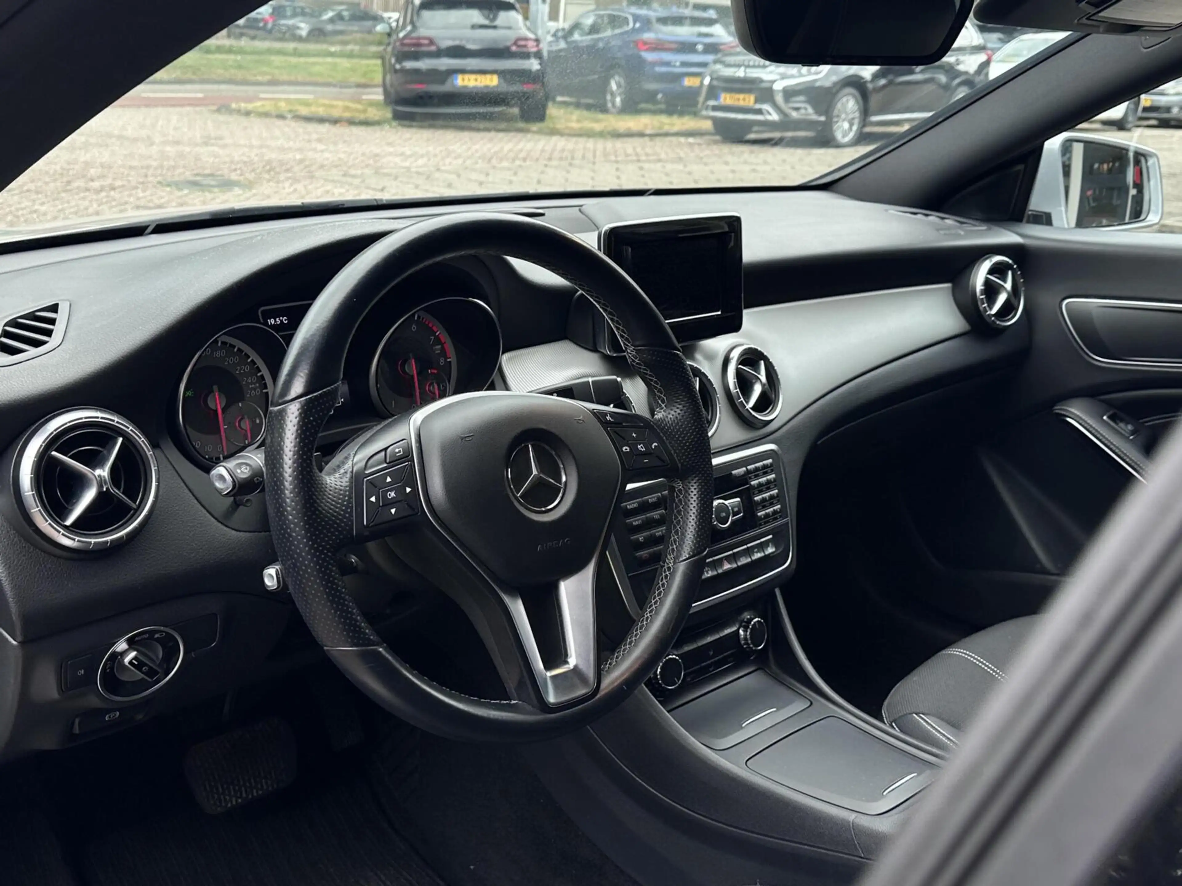 Mercedes-Benz CLA 200 Ambition Xenon/Led, Airco, Navi, Bluetooth, LM.. — photo 2