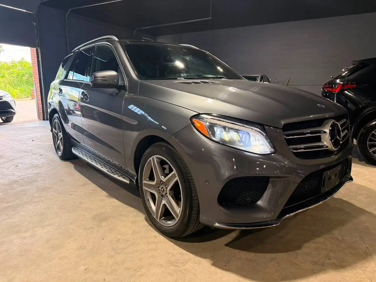 Mercedes-Benz GLE снимка Mercedes-Benz GLE