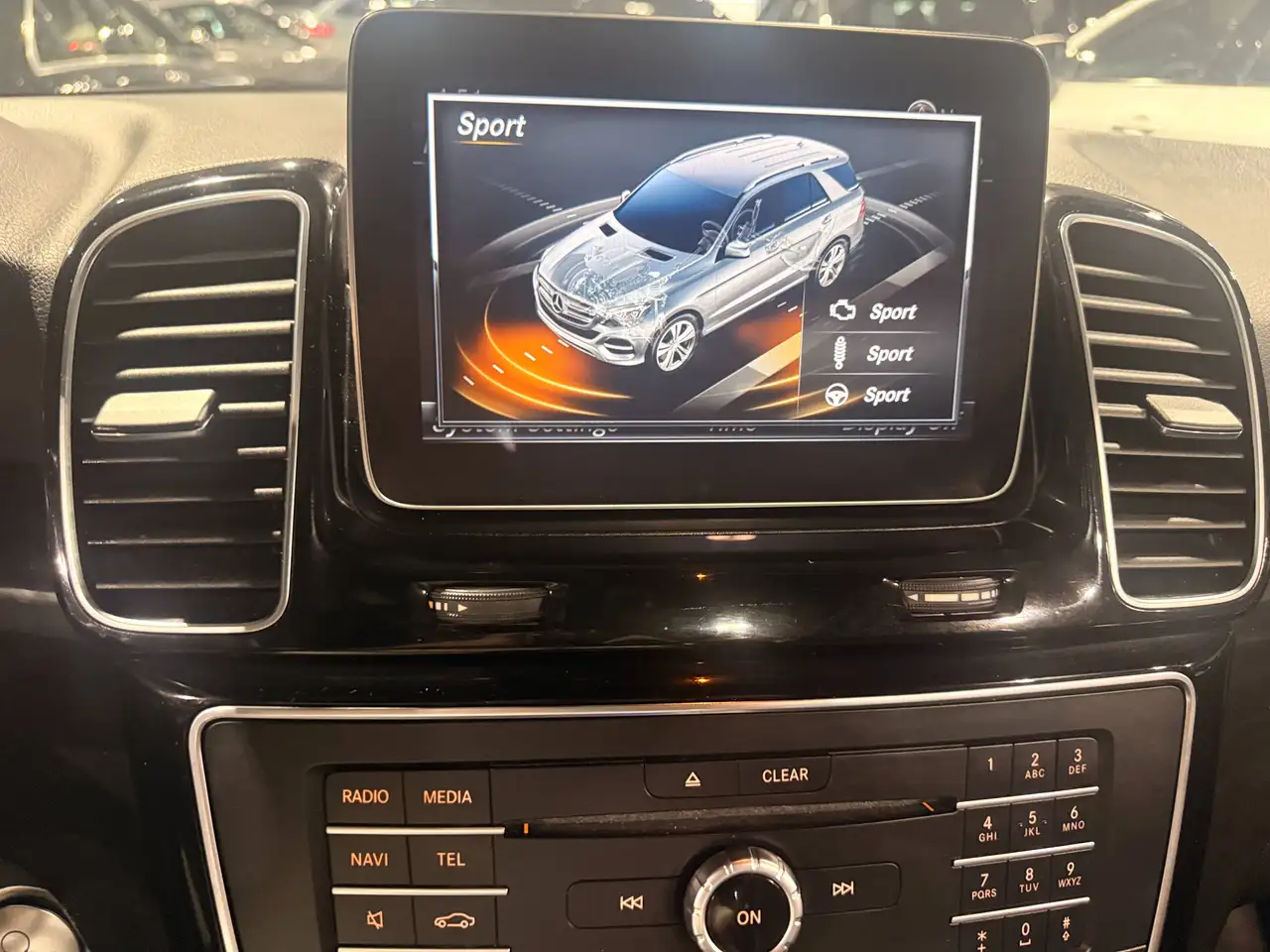 Mercedes-Benz GLE снимка Mercedes-Benz GLE