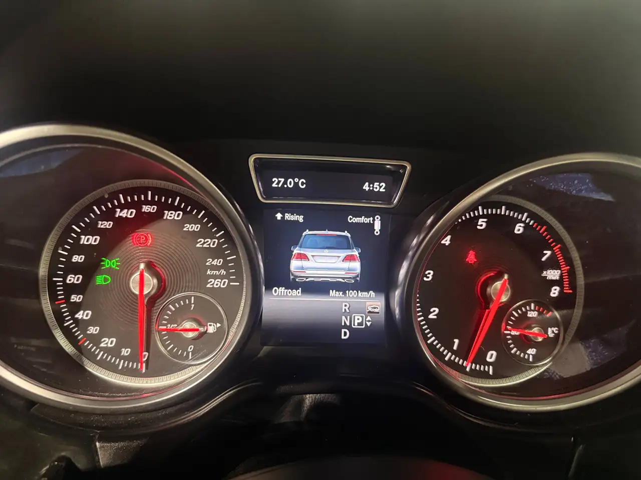 Mercedes-Benz GLE снимка Mercedes-Benz GLE