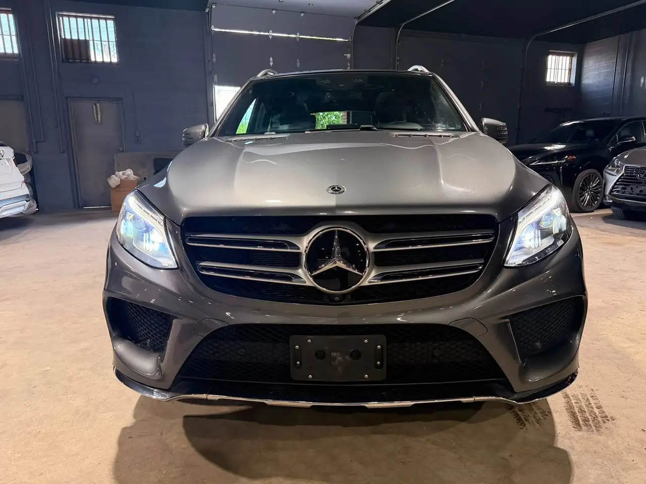Mercedes-Benz GLE снимка Mercedes-Benz GLE
