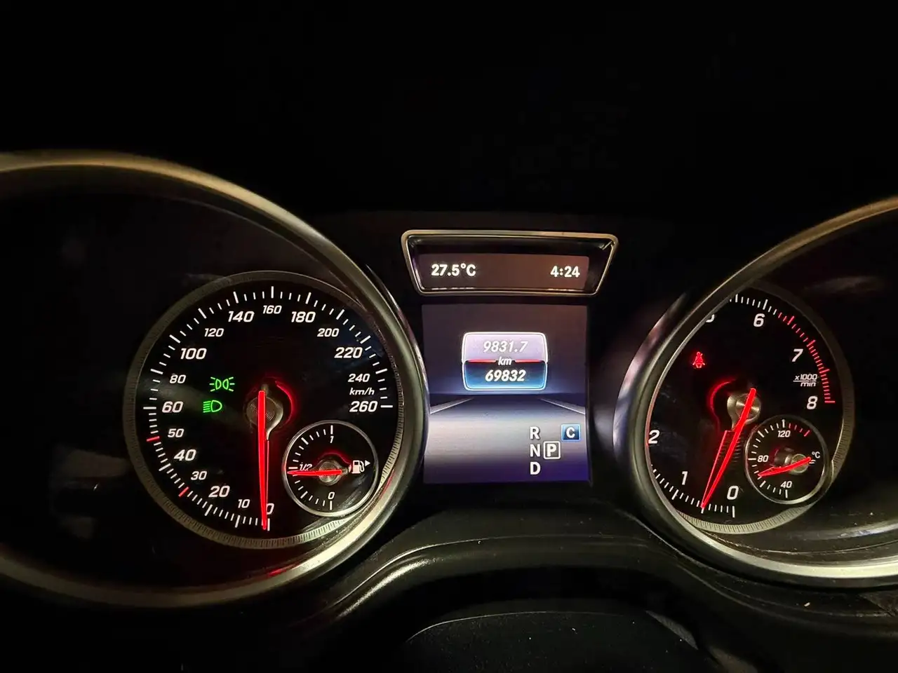 Mercedes-Benz GLE снимка Mercedes-Benz GLE