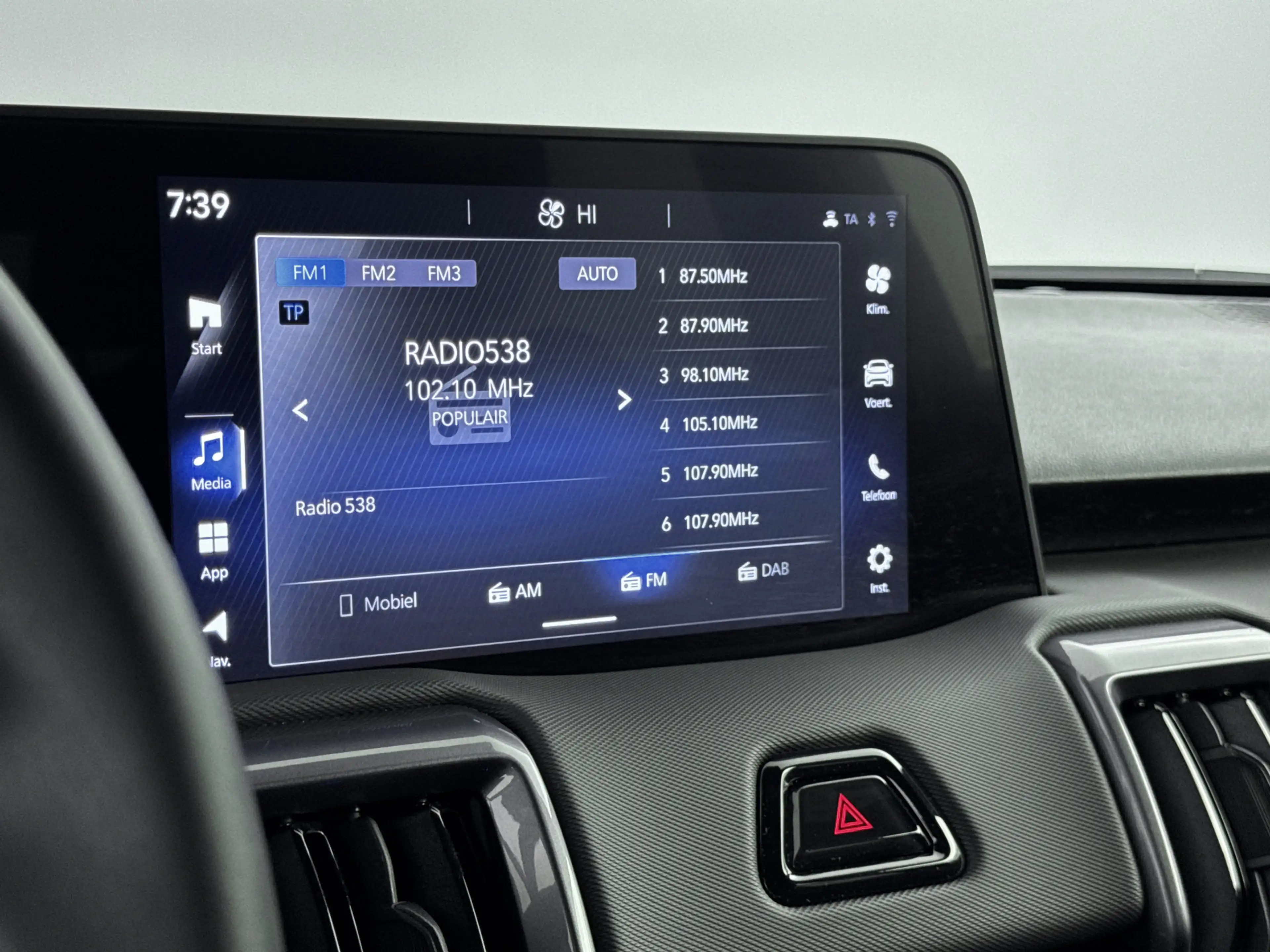 Toyota Urban Cruiser Dynamic 61 kWh — photo 7