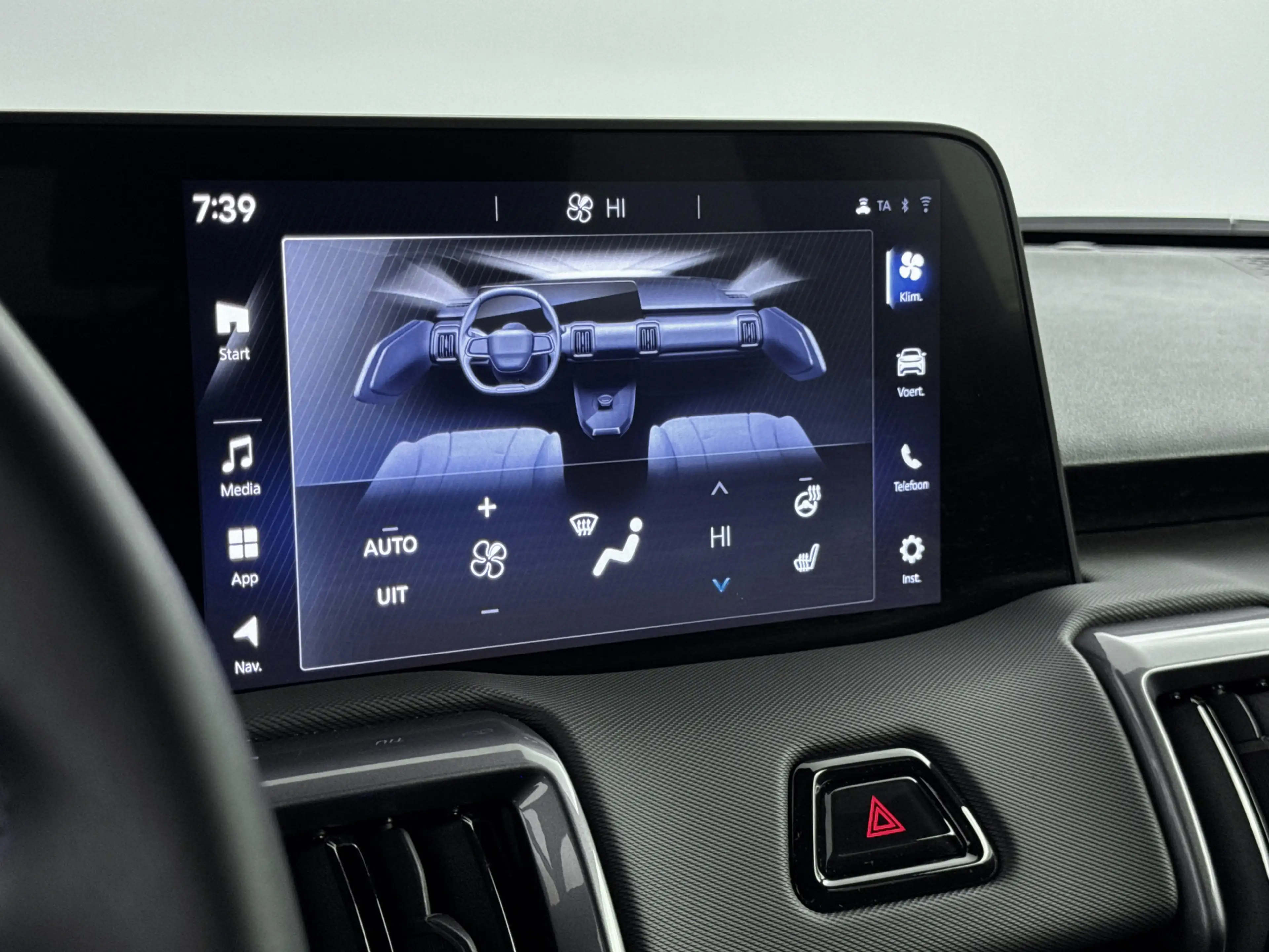 Toyota Urban Cruiser Dynamic 61 kWh — photo 9