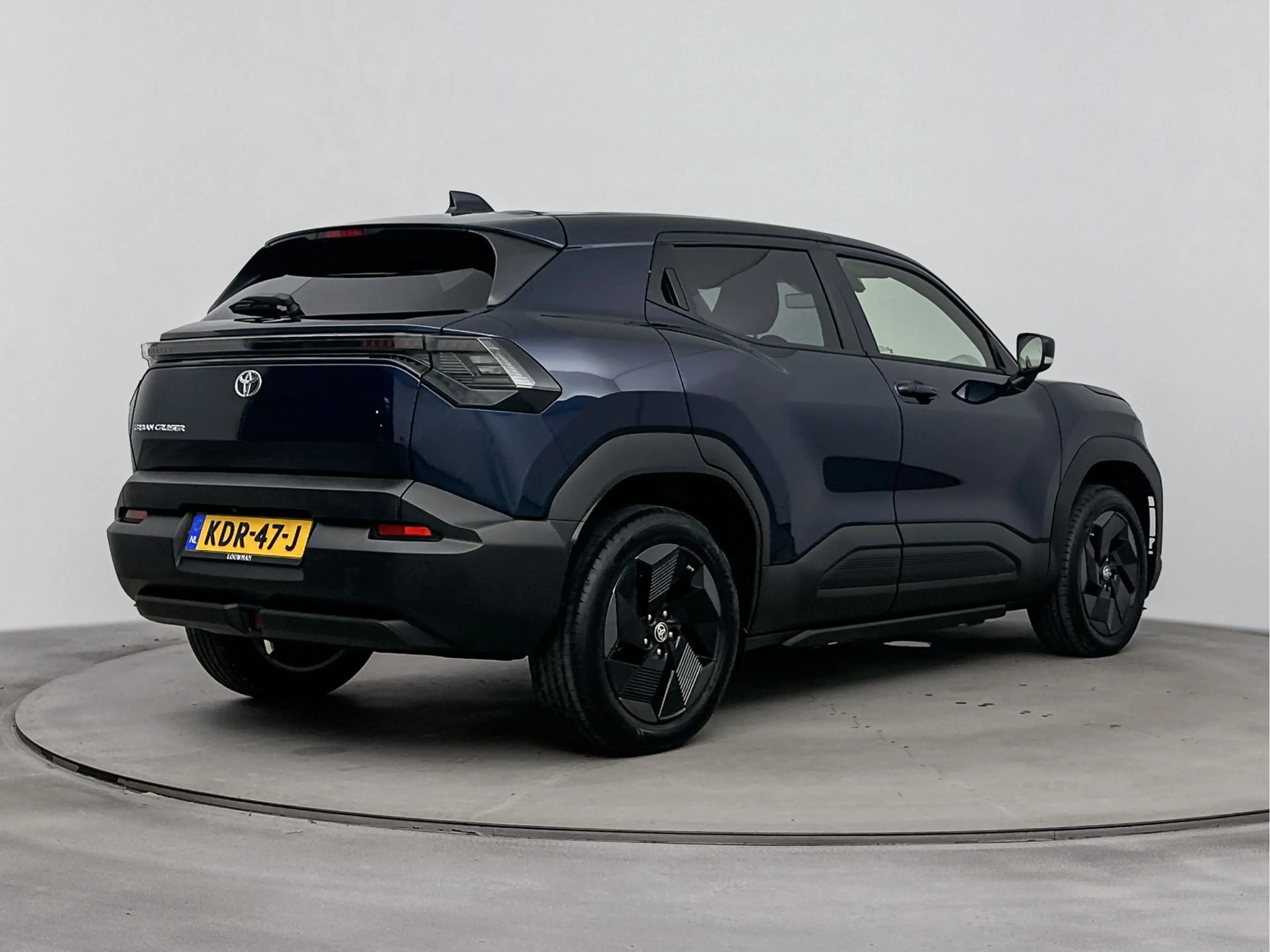Toyota Urban Cruiser Dynamic 61 kWh — photo 2