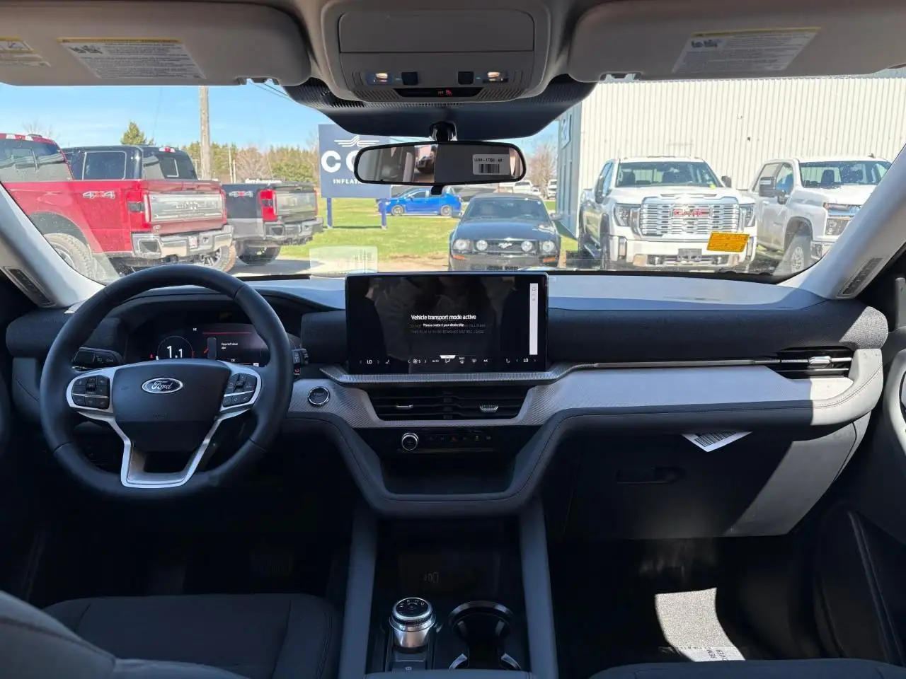 Ford Explorer снимка Ford Explorer