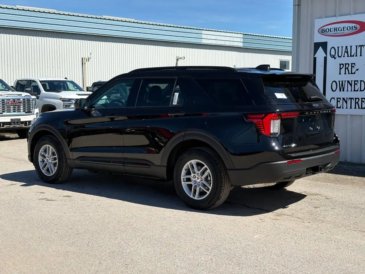 Ford Explorer снимка Ford Explorer