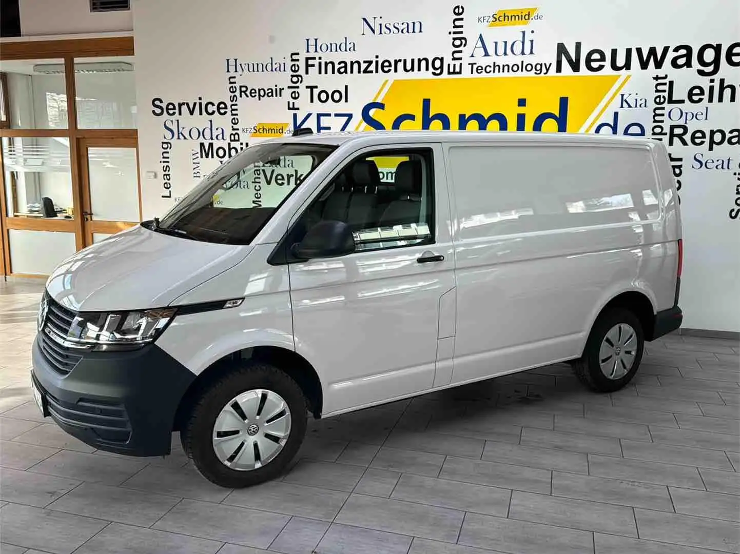 Volkswagen T6.1 Transporter 2.0 TDI Kasten ***AHK*** Alb - 2