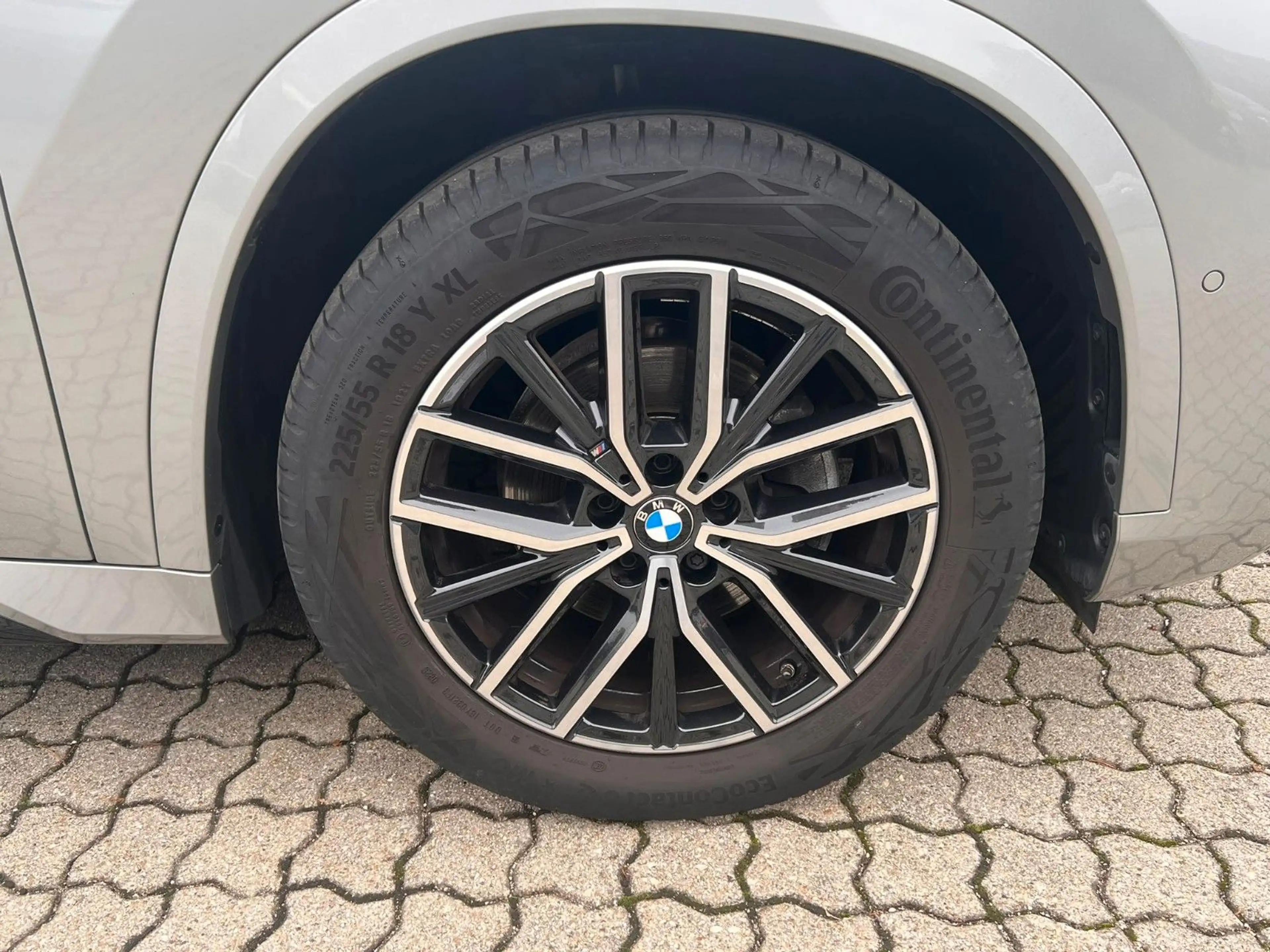 BMW X1 sDrive 18i M SPORT /Kamera/Komfortzu/18"M-Rad — photo 11