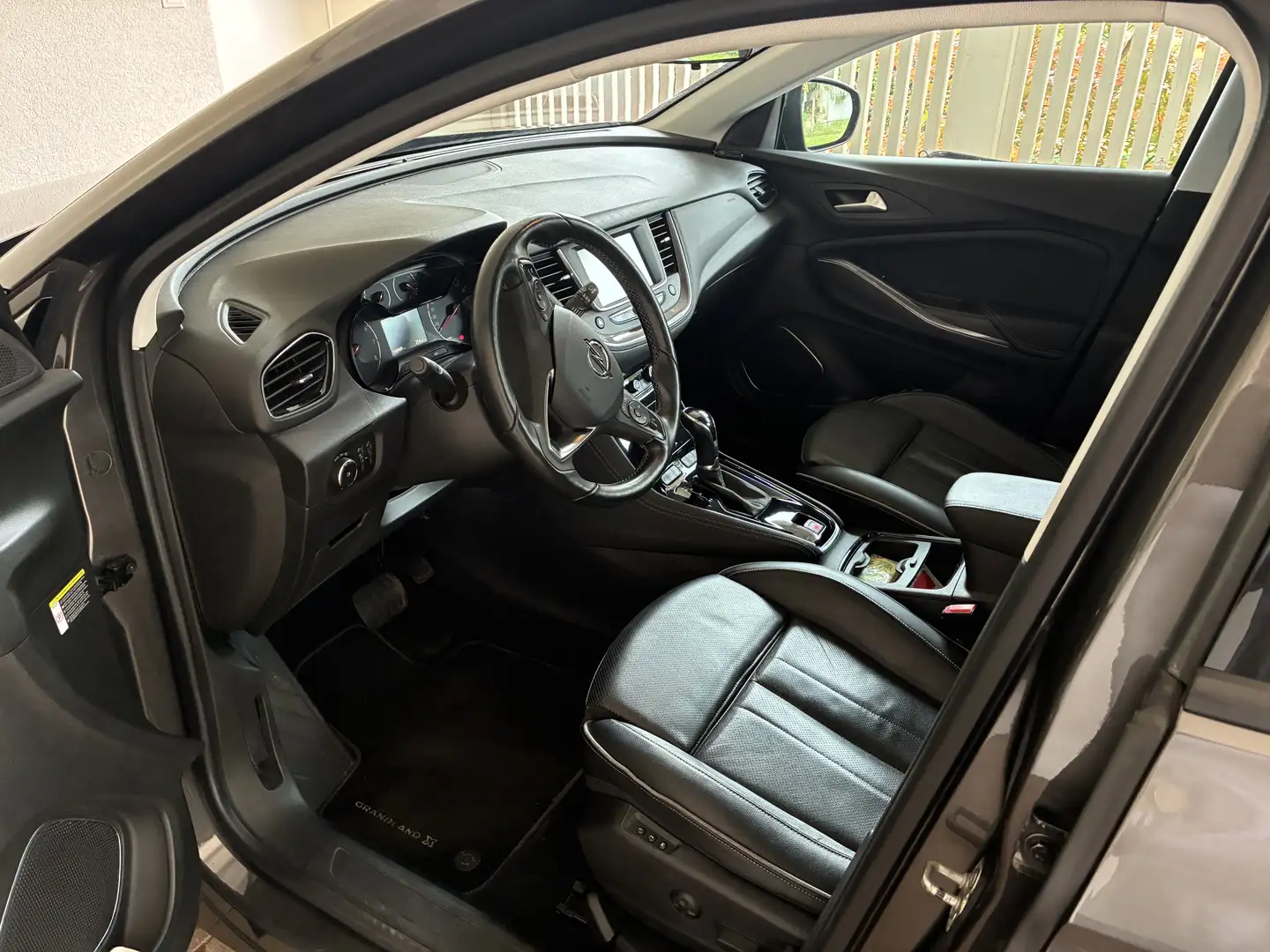 Opel Grandland X 1,2 Turbo Dir. Inj. Edition Aut. Start/Stop Grau - 2