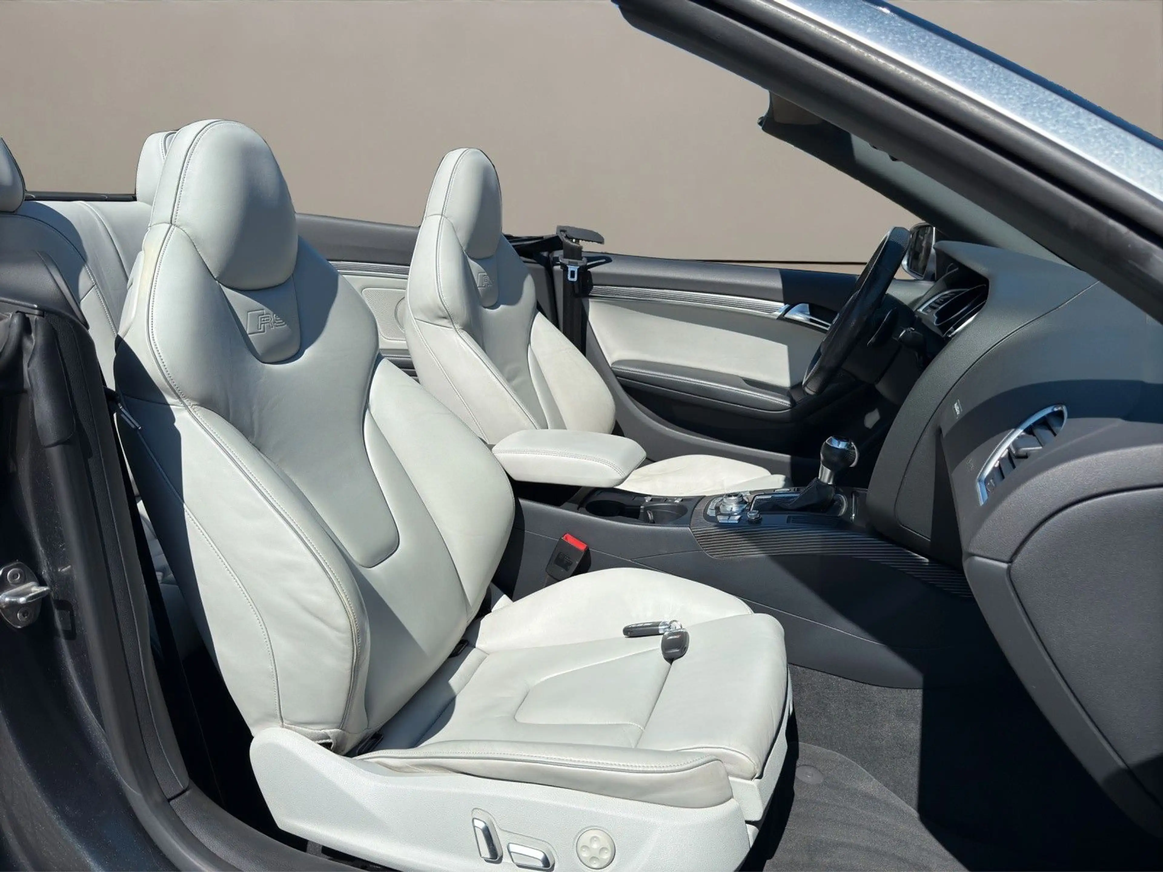 Audi RS5 RS 5 Cabriolet 4.2 FSI quattro — photo 16