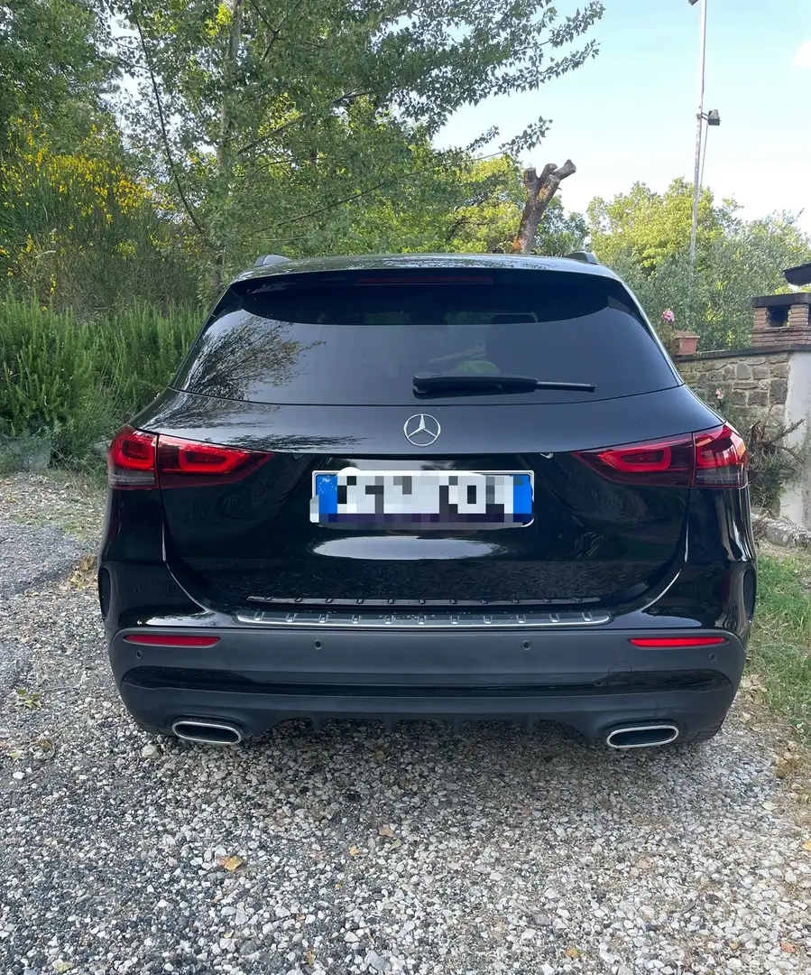 Mercedes-Benz GLA 180 d Premium allestimento AMG Negro - 2