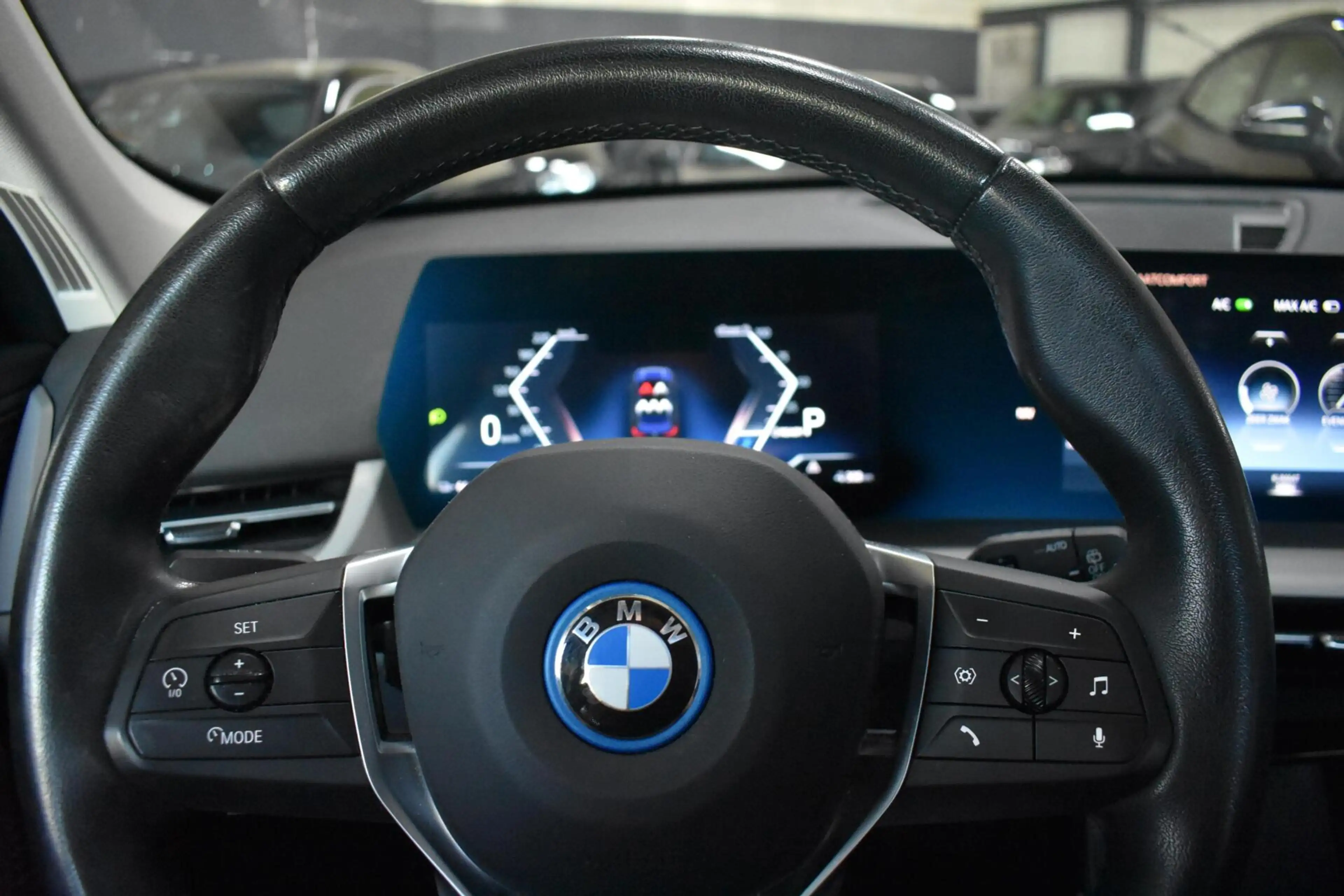 BMW iX1 xDrive30 Launch Edition 67 kWh | 100% SOH | Camera — photo 11