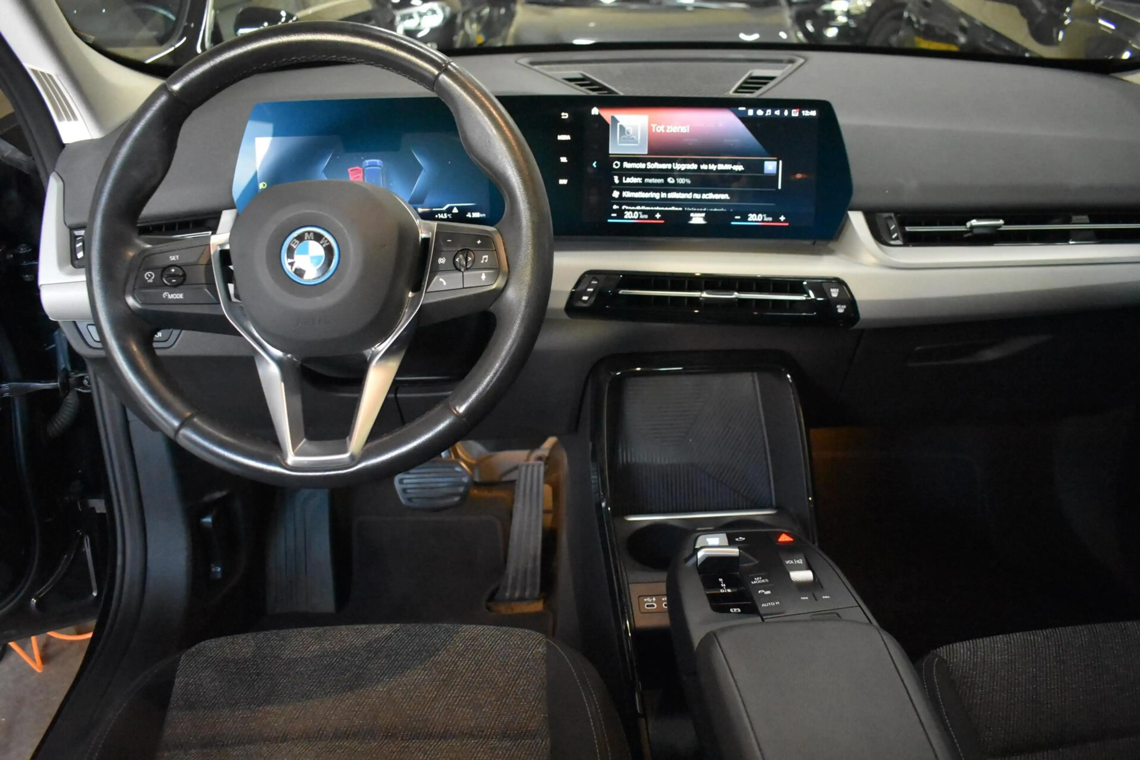BMW iX1 xDrive30 Launch Edition 67 kWh | 100% SOH | Camera — photo 10