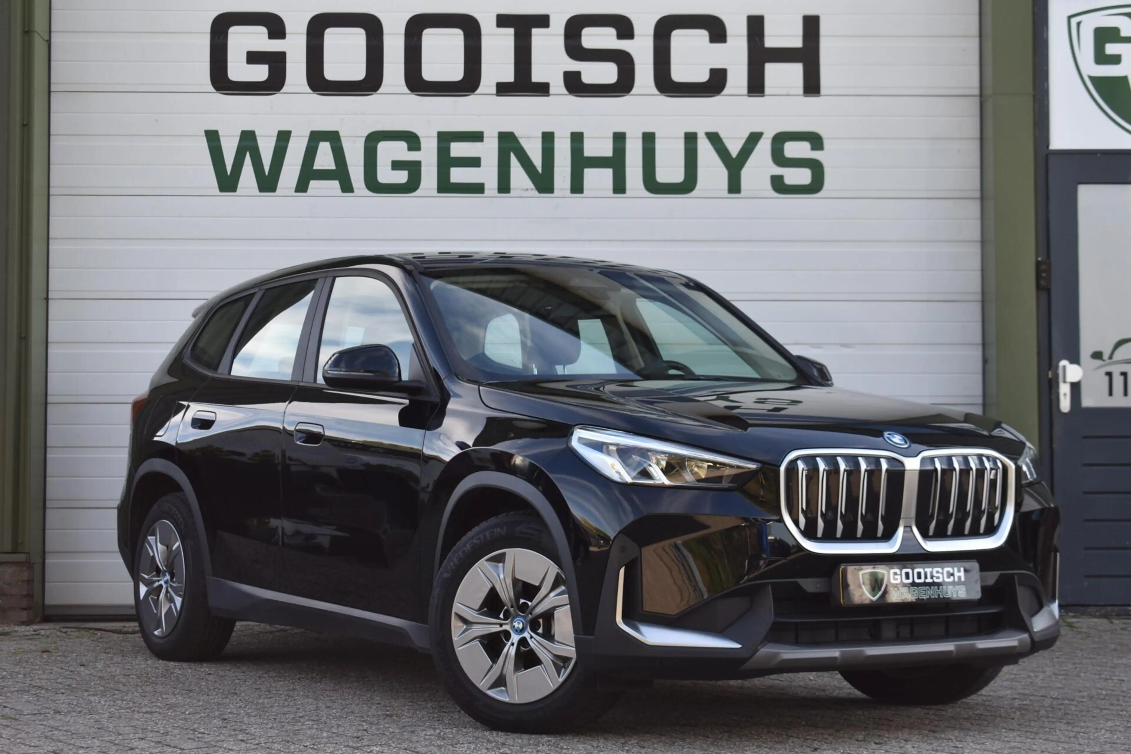 BMW iX1 xDrive30 Launch Edition 67 kWh | 100% SOH | Camera — photo 2