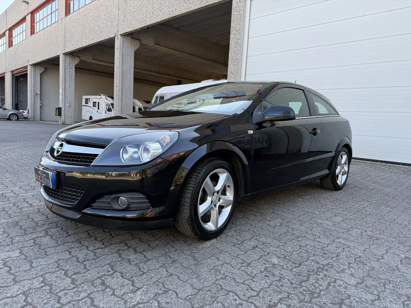Opel Astra GTC 1.6 Cosmo 115cv E5 - 2
