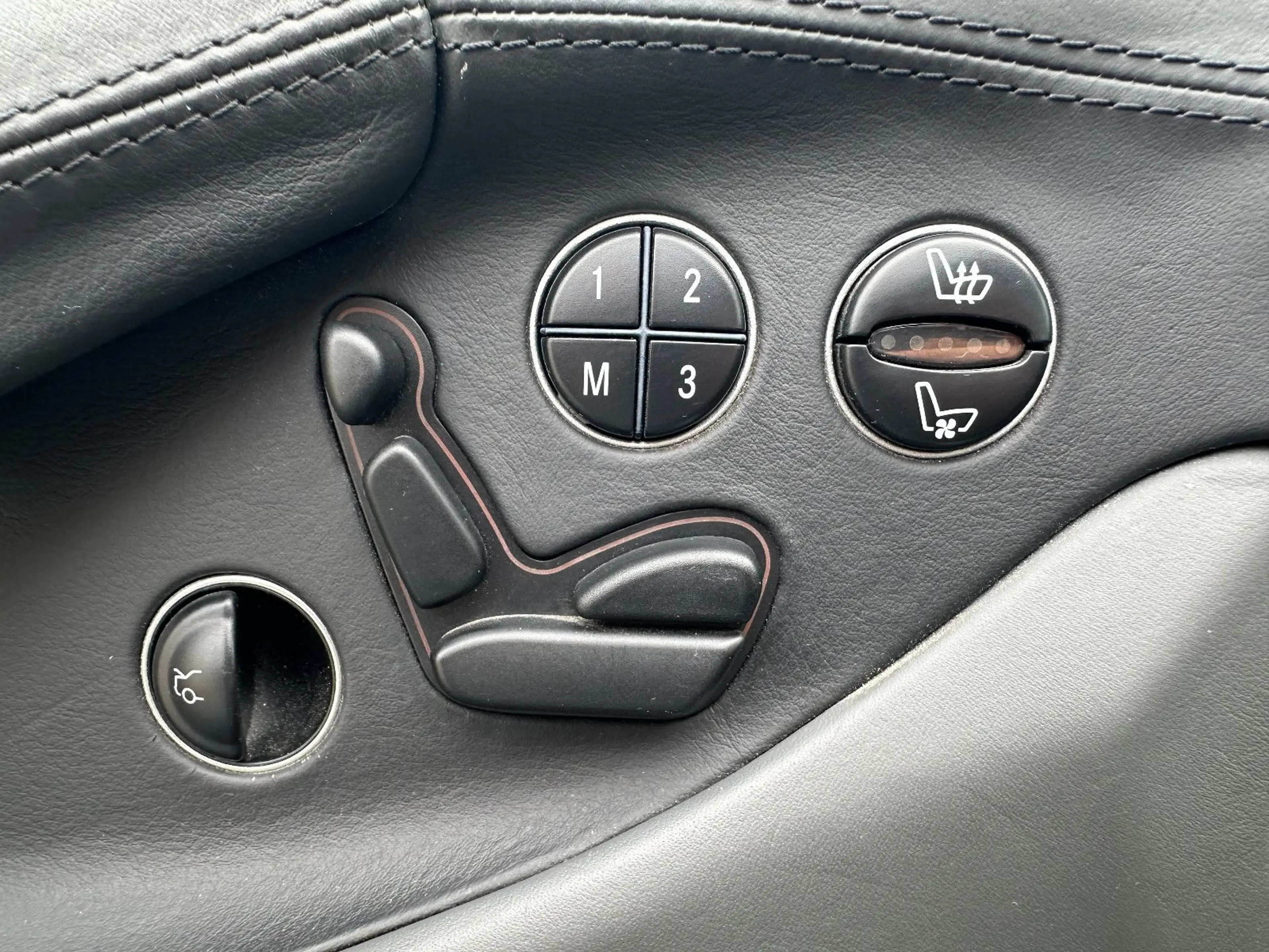 Mercedes-Benz SL 500 *LEDER*NAVI*MEMORY*PDC*MFL*KLIMAAUTO.* — photo 15
