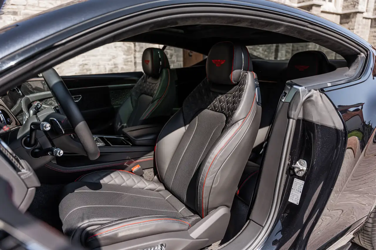 Bentley Continental GT 2023 — фото 16