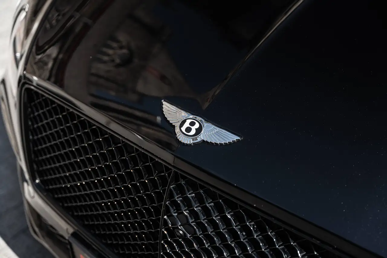 Bentley Continental GT 2023 — фото 8