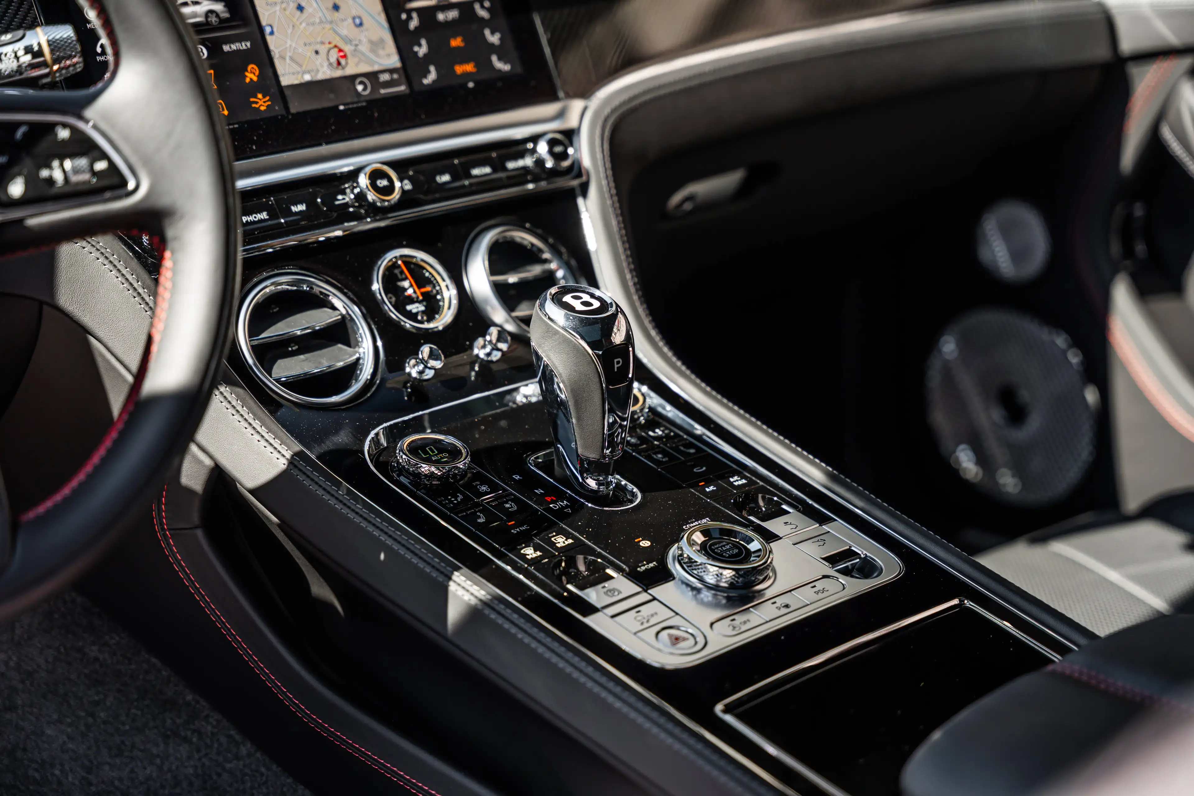 Bentley Continental GT V8 - BENTLEY WARRANTY 12/27 - BELG - CARBONPACK - NAIM - BLACK ON BLACK — photo 12