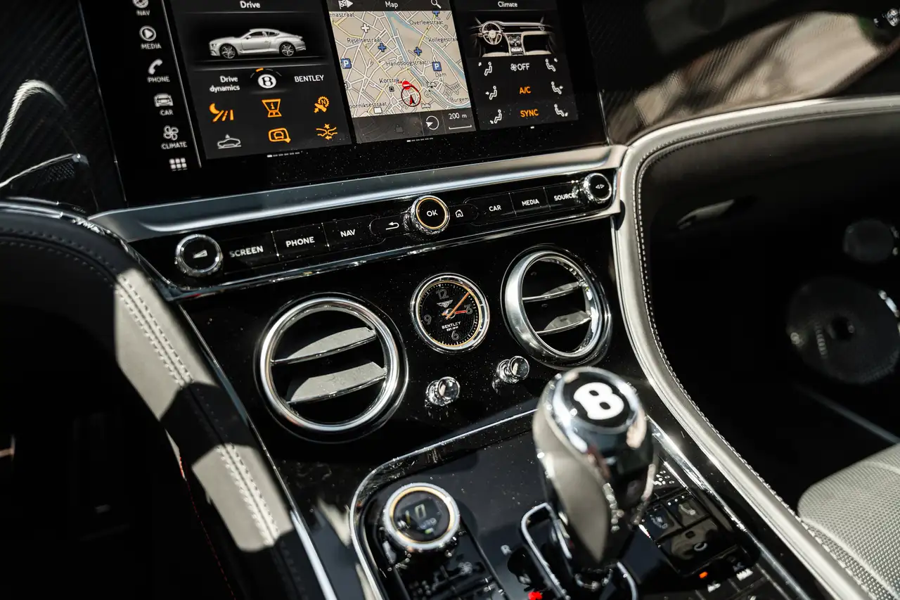 Bentley Continental GT 2023 — фото 31