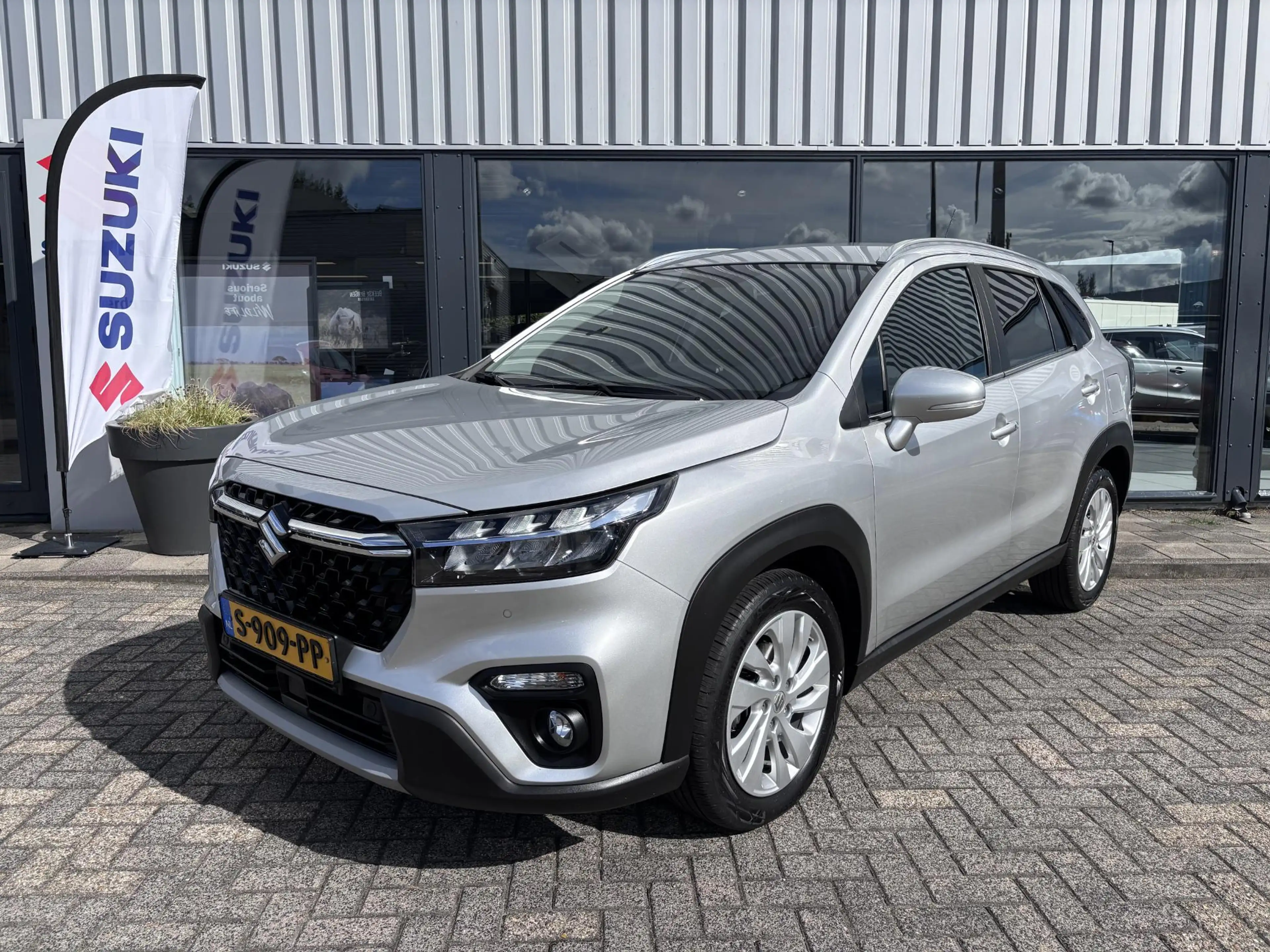Suzuki S-Cross 1.4 Boosterjet Select Smart Hybrid Carplay/Trekhaa — photo 3