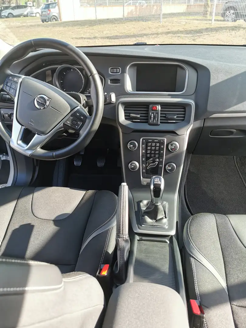 Volvo V40 D2 120 Momentum Business Gris - 2