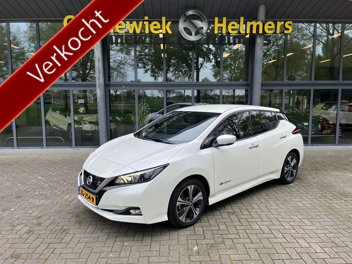 Nissan Leaf N-Connecta 40 kWh | NAVIGATIE | CARPLAY | 360° CAM Blanc - 1