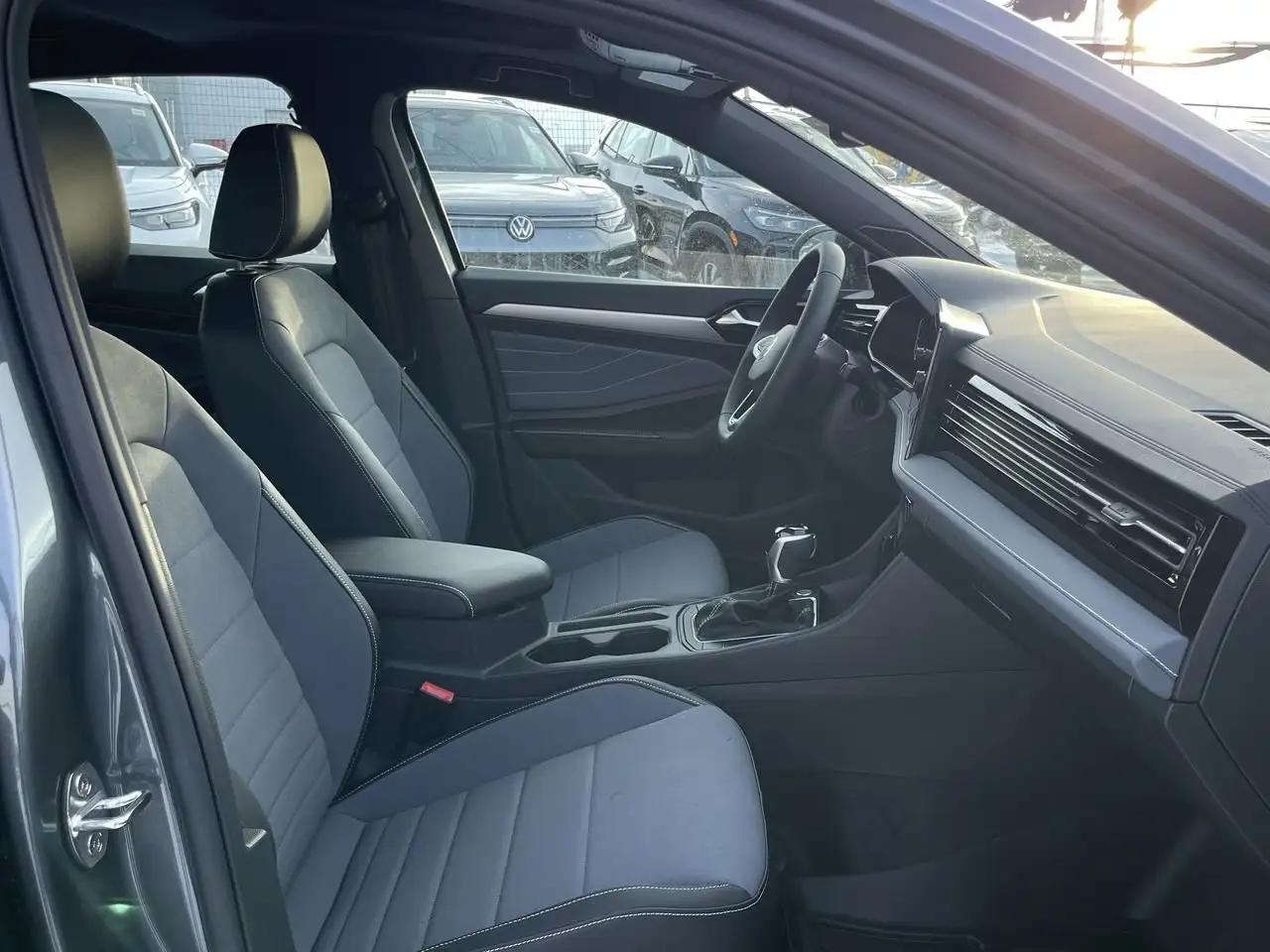 Volkswagen Jetta снимка Volkswagen Jetta