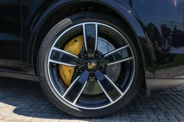 Porsche Cayenne view 2