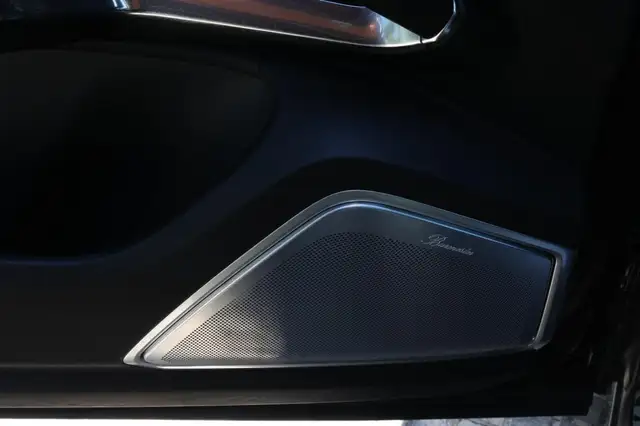 Porsche Cayenne view 12