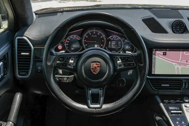 Porsche Cayenne view 15
