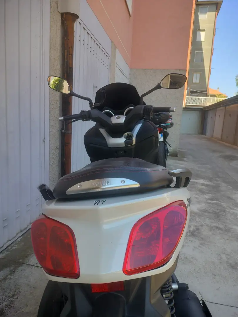Yamaha X-Max 250 Bianco - 2