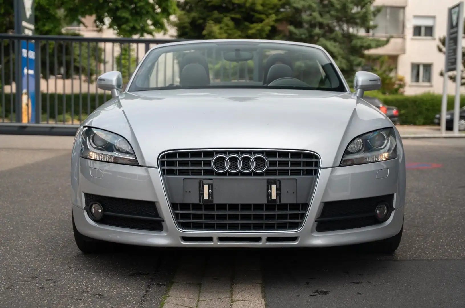 Audi TT Coupe/Roadster 1.8 TFSI Roadster Silber - 2