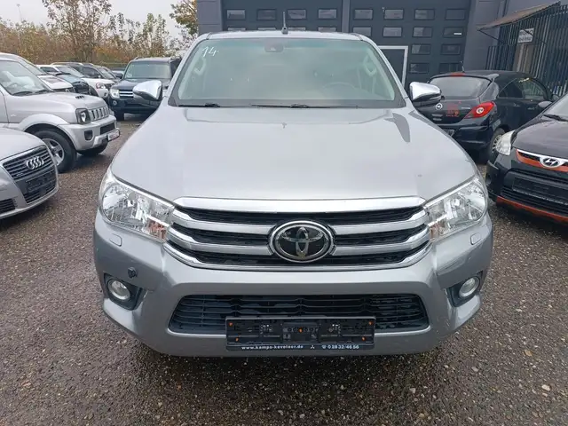 Toyota Hilux Extra Cab  Duty 4x4 Assist/Cam/WinterPacket