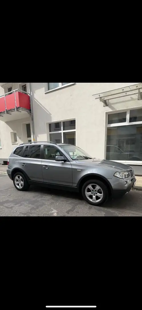 BMW X3 3.0d Grau - 1