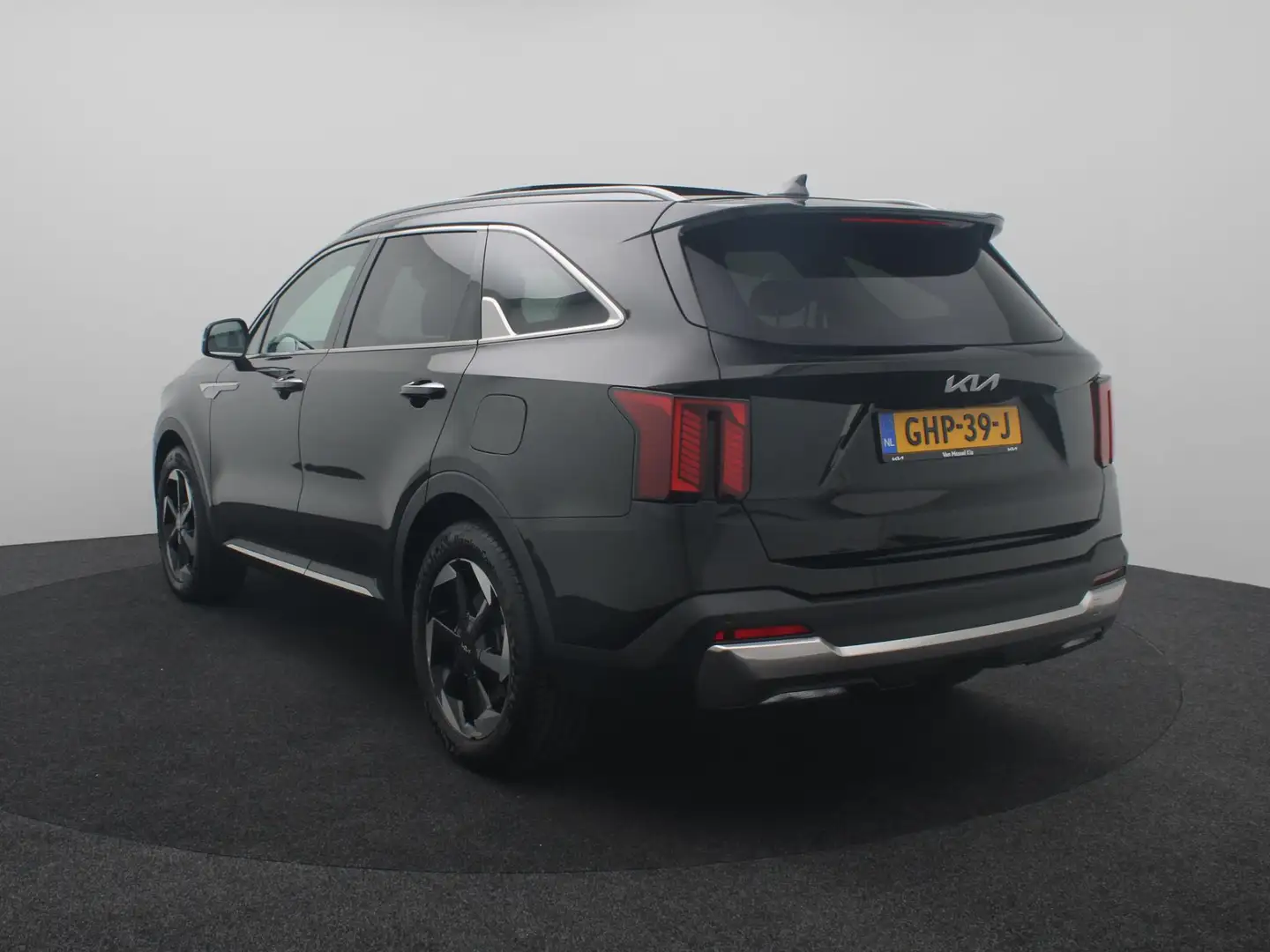 Kia Sorento 1.6 T-GDi Plug-in Hybrid DynamicPlusLine | 4WD | 7 Zwart - 2
