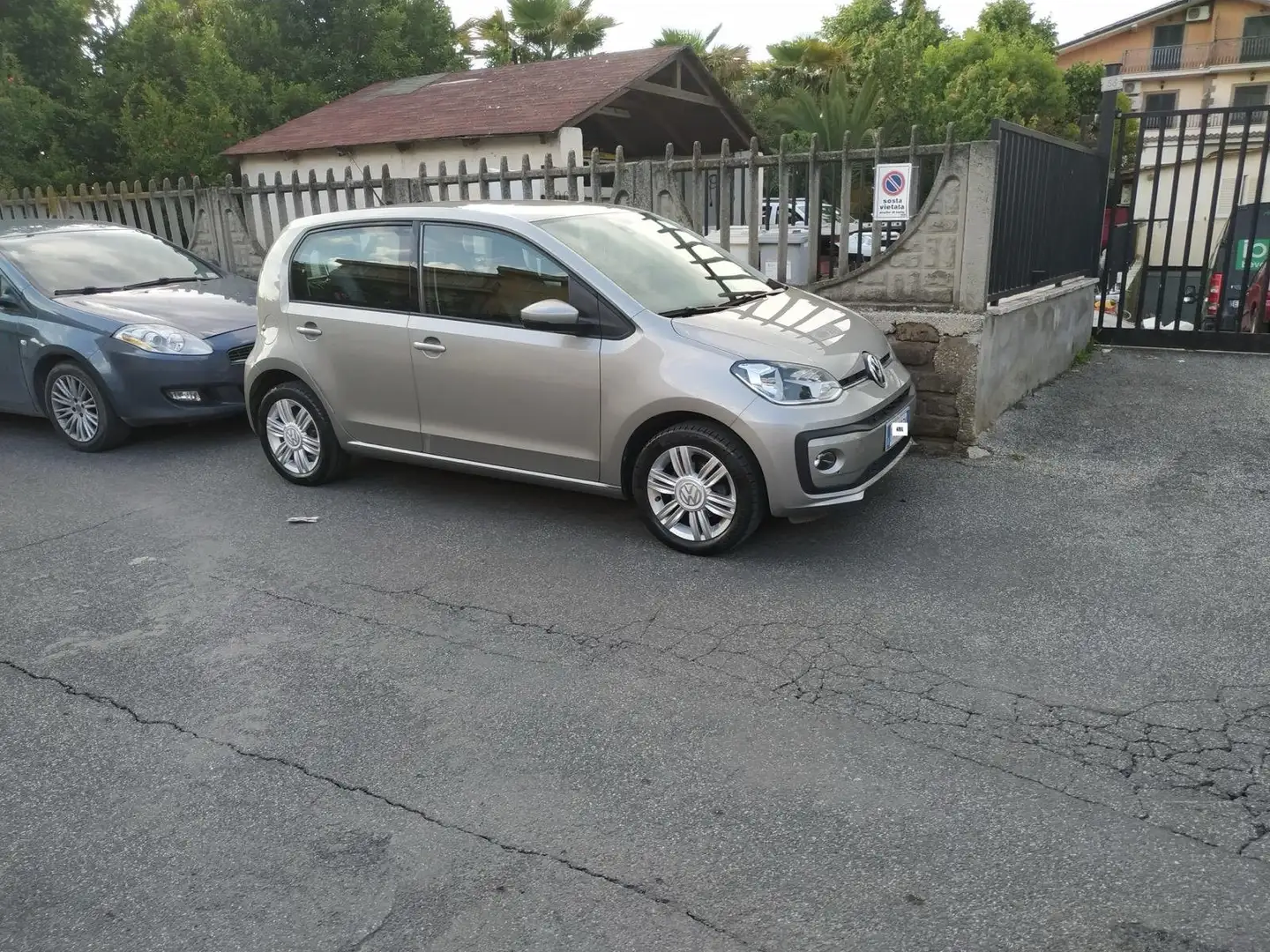 Volkswagen up! 5p 1.0 eco High 68cv - 1