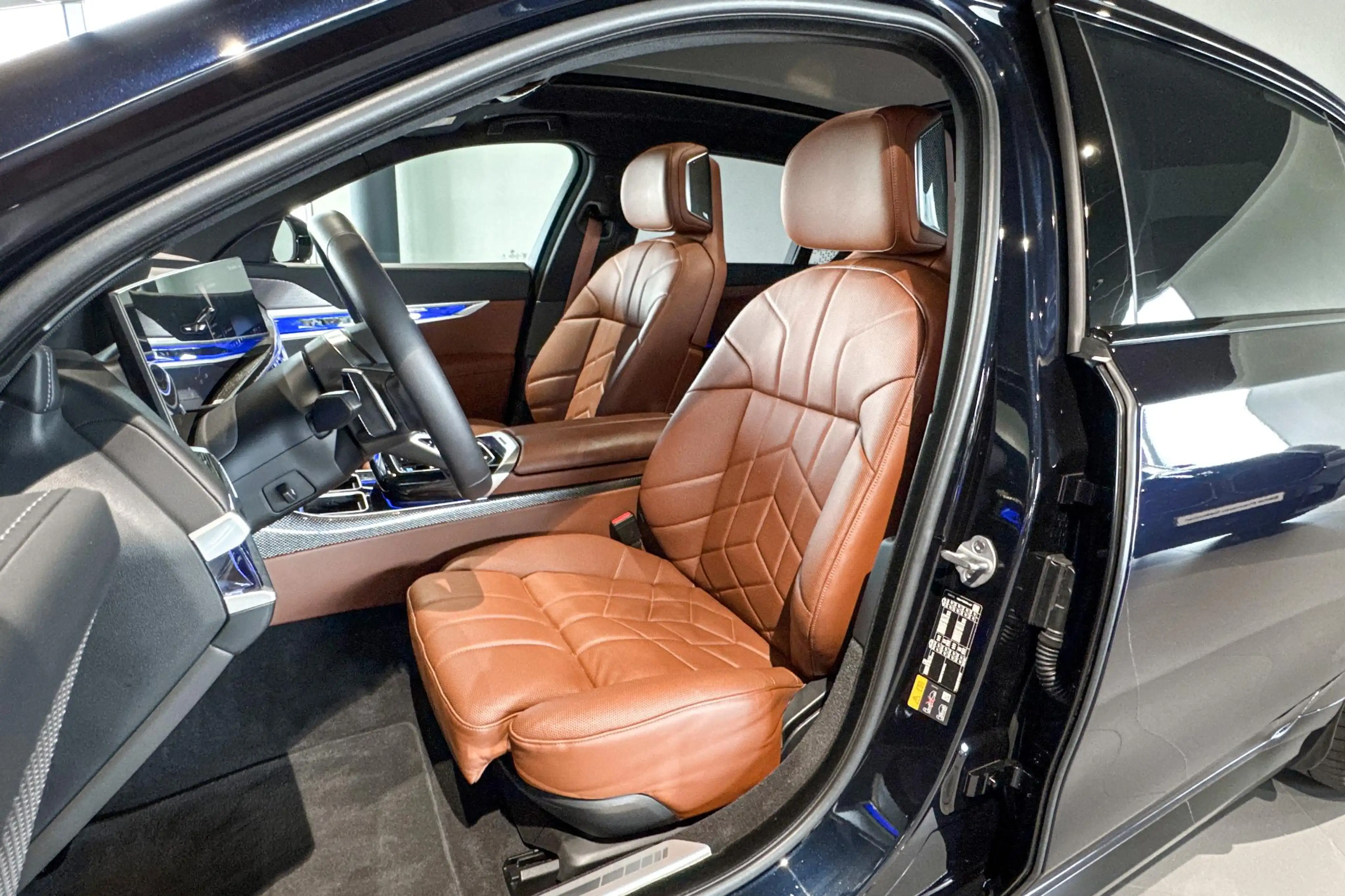 BMW i7 xDrive60 106 kWh — photo 11