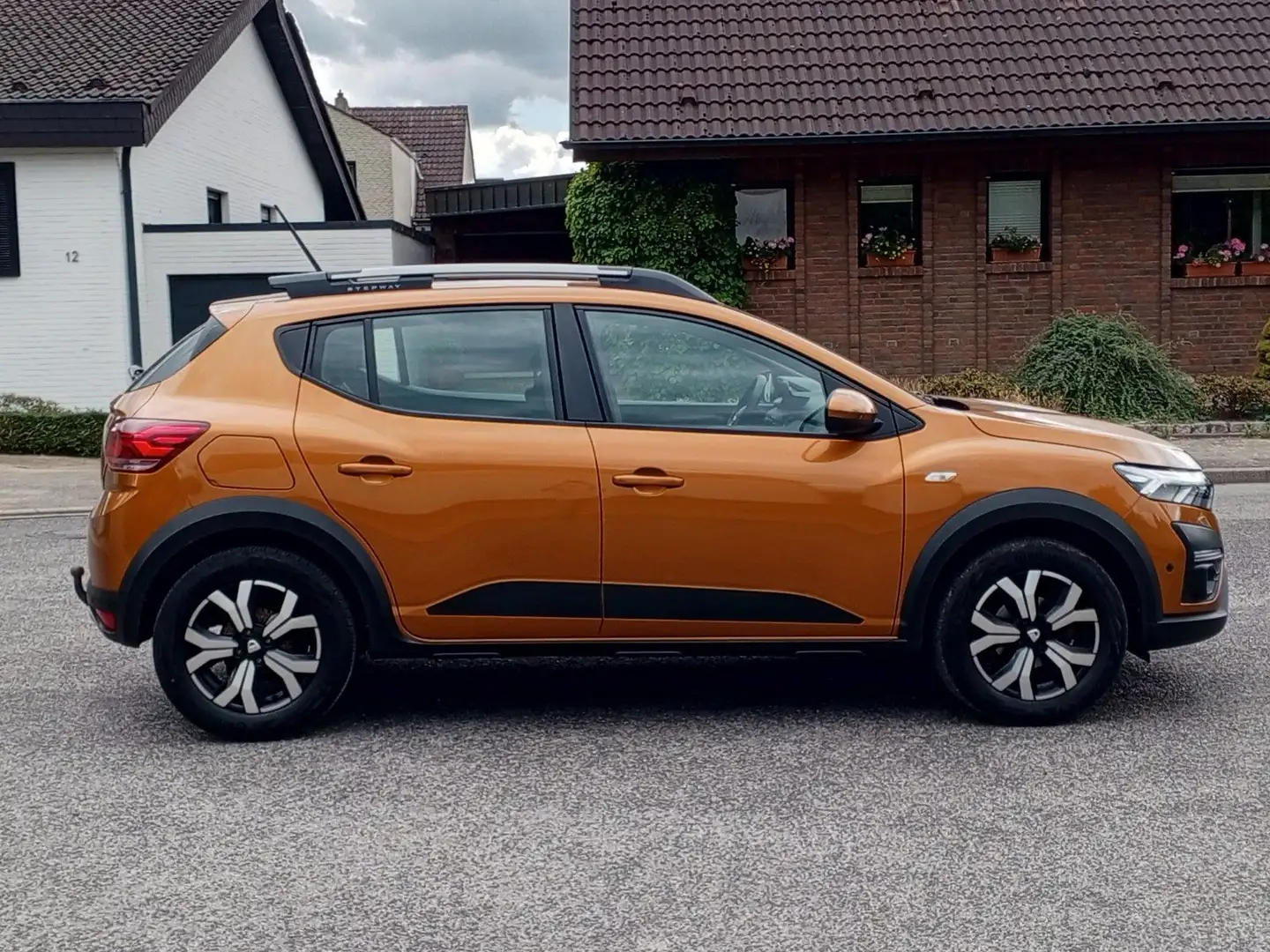 Dacia Sandero III Stepway Comfort 1.0 *1.Hand*wenig km Arancione - 2