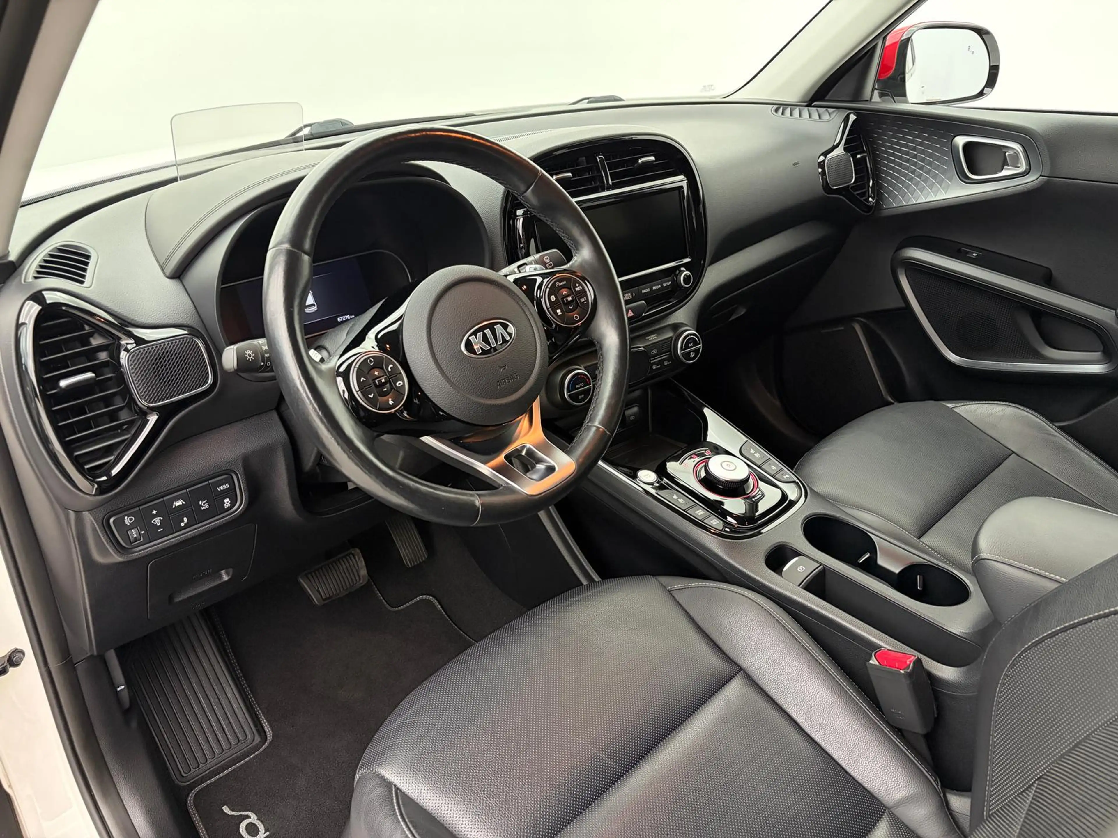 Kia Soul e-Soul Spirit 64kWh HUD*HARMAN KARDON*KEYLESS*LED — photo 14