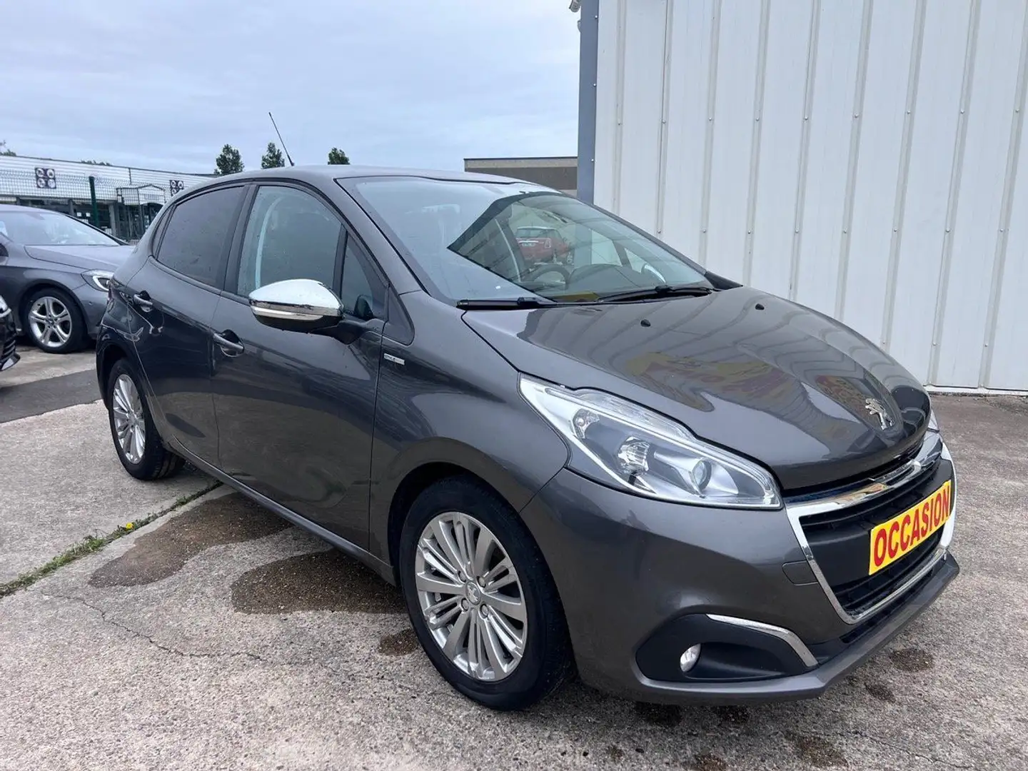 Peugeot 208 1.6 HDI 75CV STYLE / DISTRI OK / EN ARRIVAGE Gris - 2
