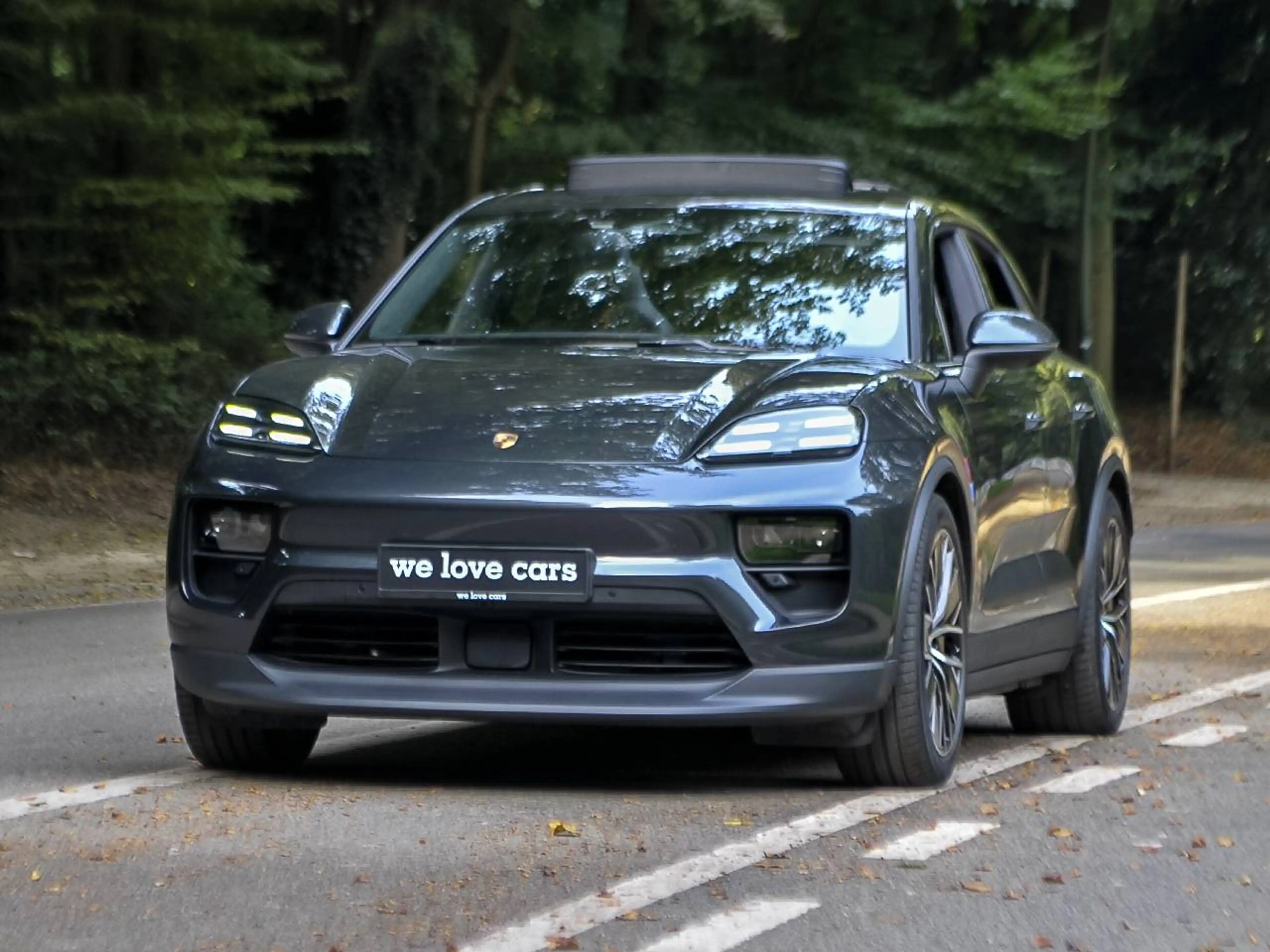 Porsche Macan e-Macan — photo 2