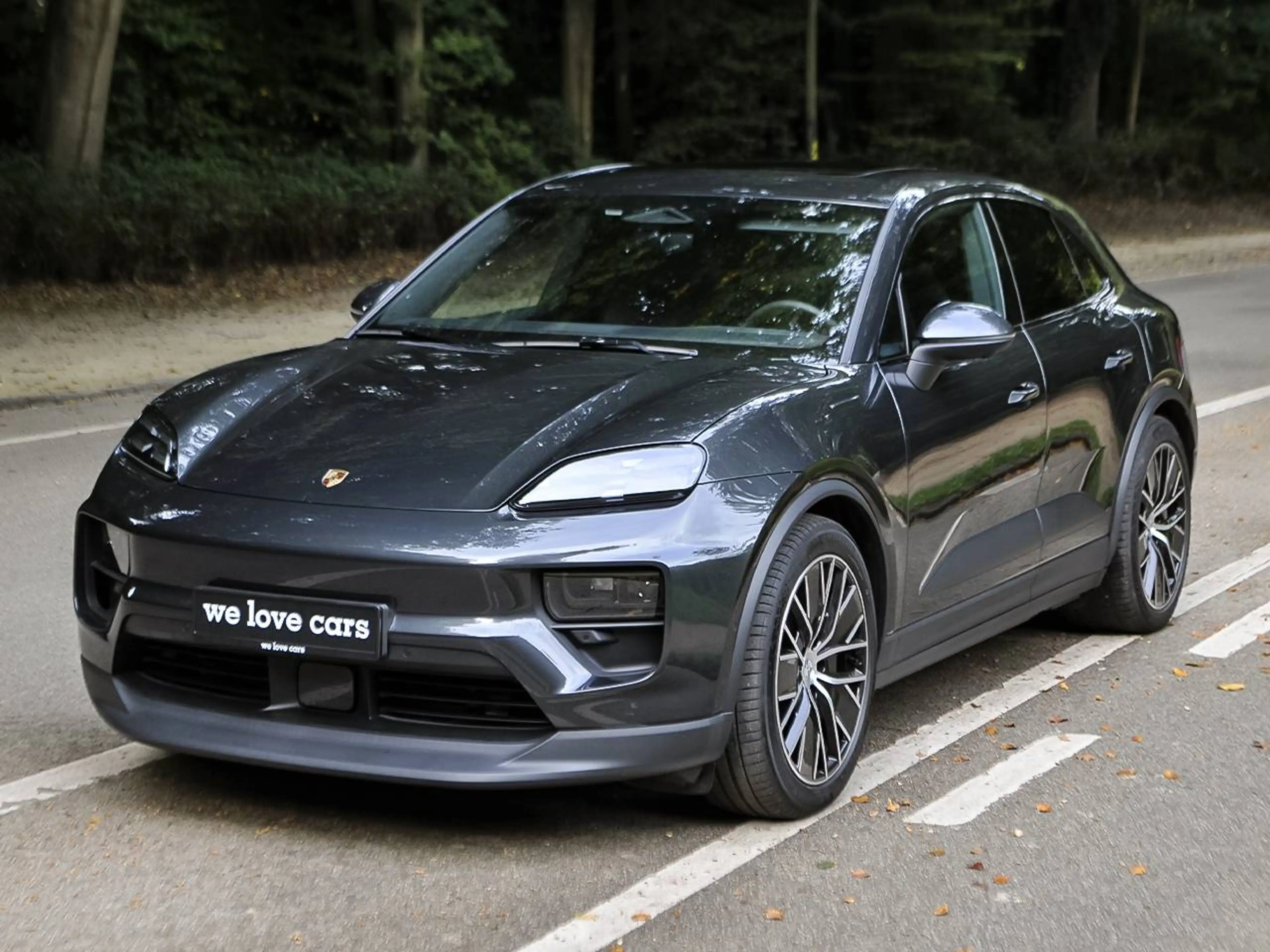 Porsche Macan e-Macan — photo 3