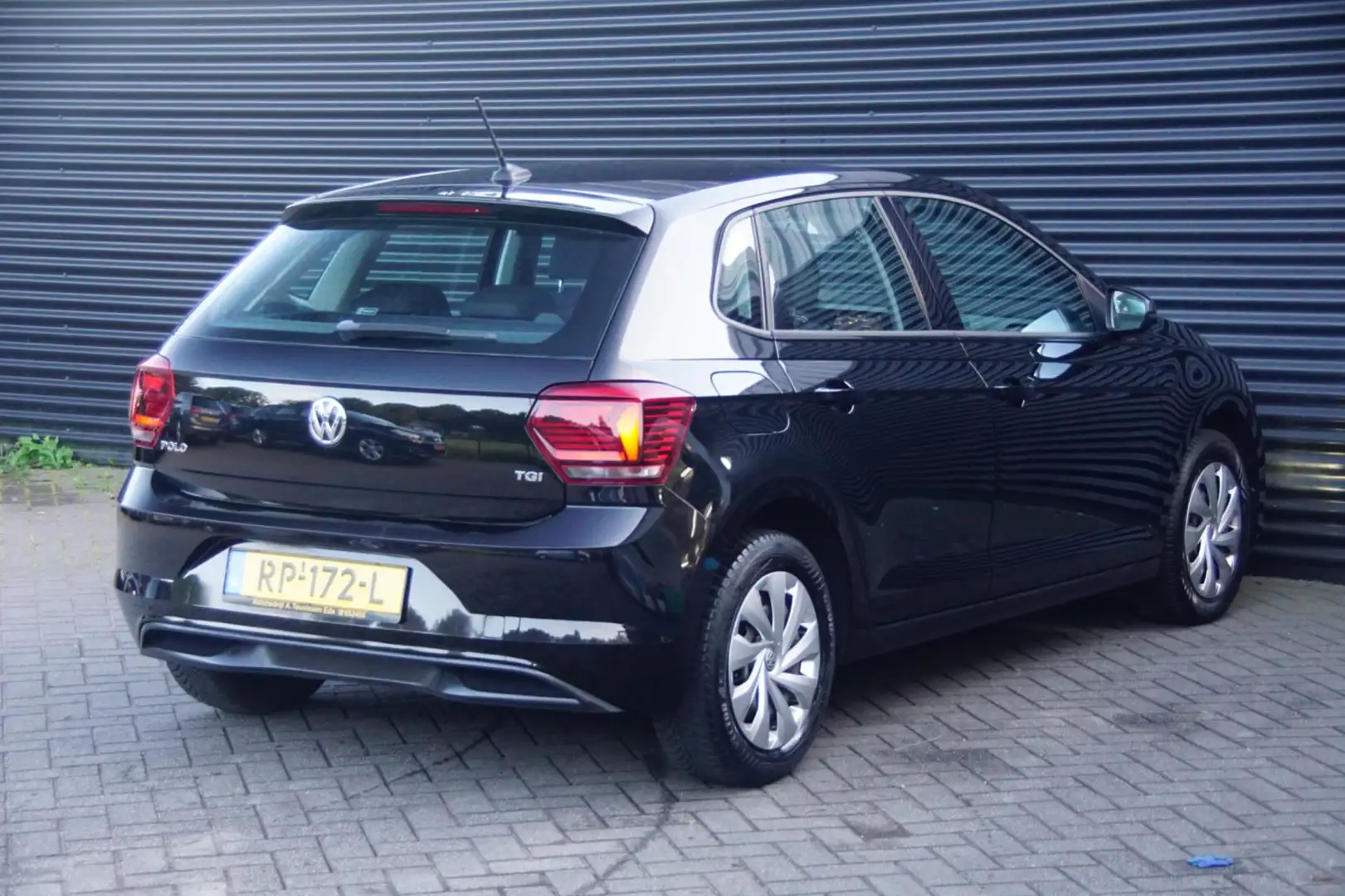 Volkswagen Polo 1.0 TGI 90pk Comfortline | Navigatie | Carplay | A Nero - 2