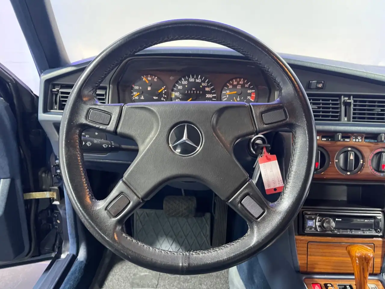 Mercedes-Benz 190 E 2.6 Aut 2.HND LEDER SZHZ STDHZG SHD KLIMA, foto 12